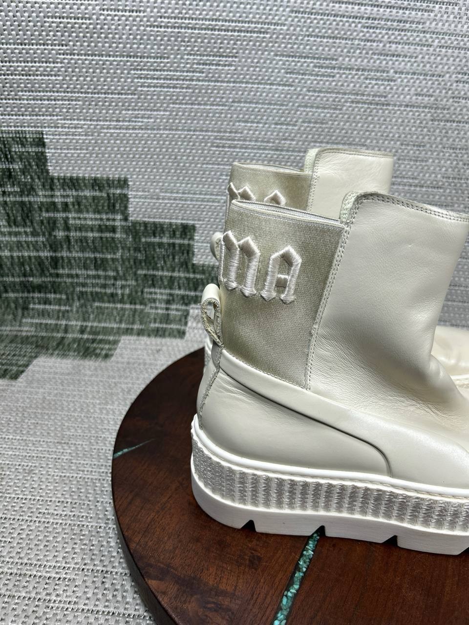 Puma Boots Womens Size 7 Fenty by Rihanna Chelsea Vanilla Ice White Pull On