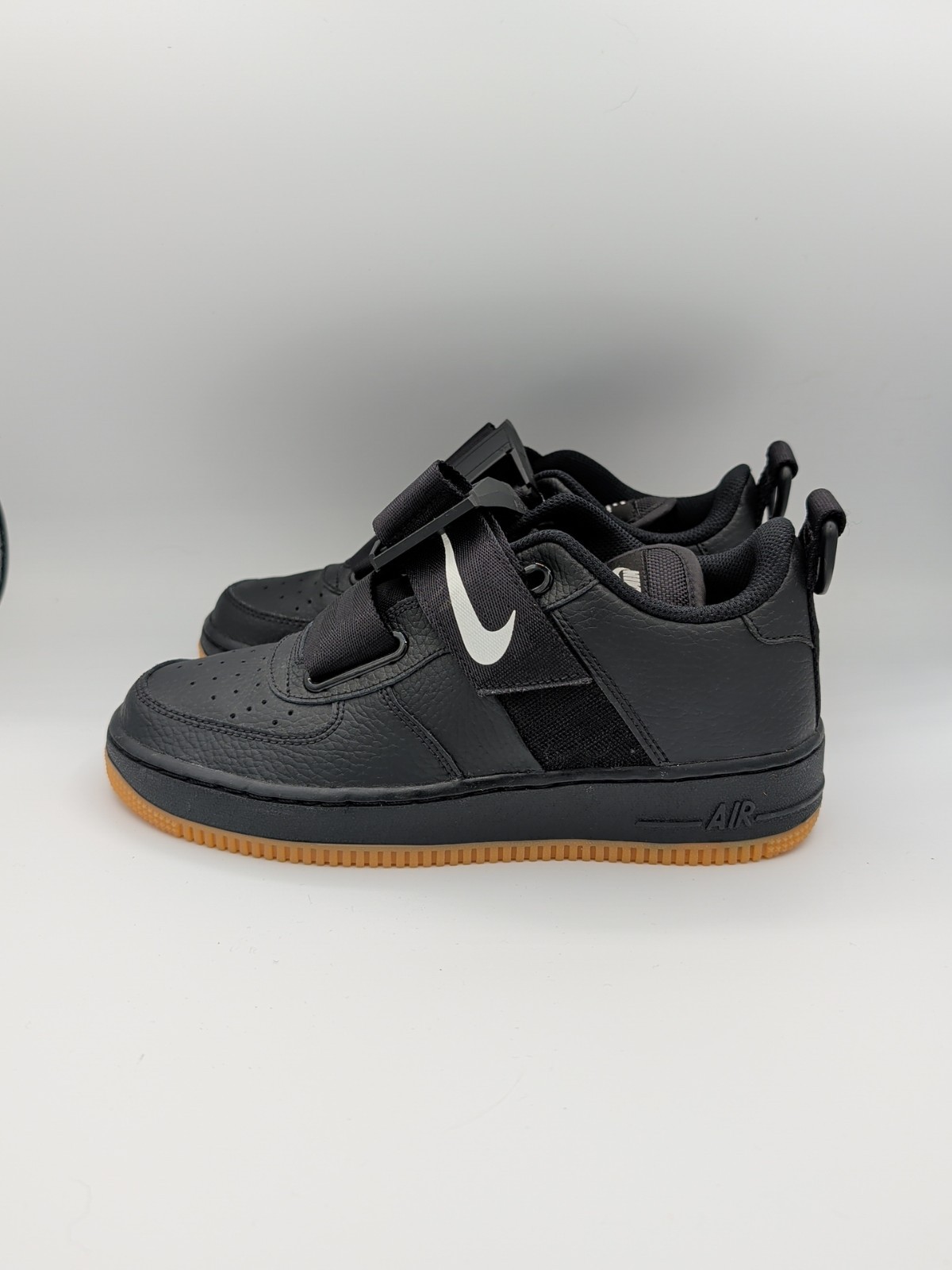 Nike Air Force 1 Utility GS Black Gum AJ6601-003 Youth Size 6.5Y Womens Size 8