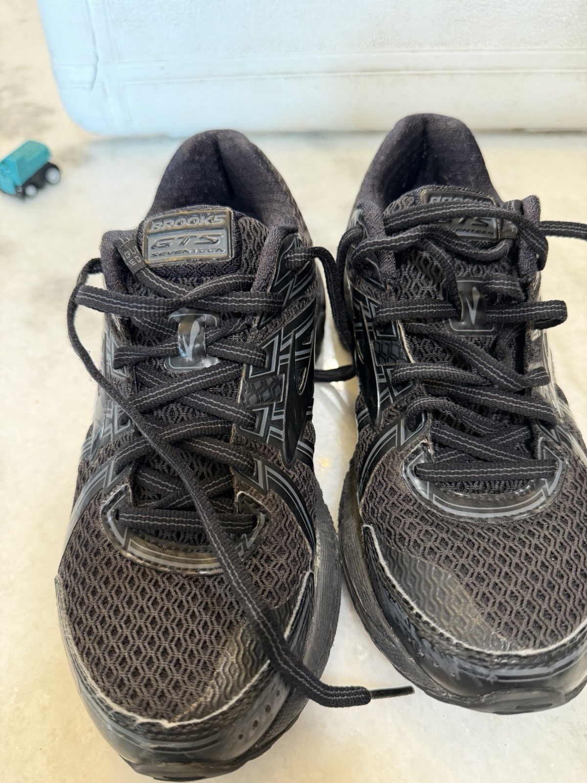 Brooks Women Adrenaline GTS 17 Size 6.5 Running Shoes