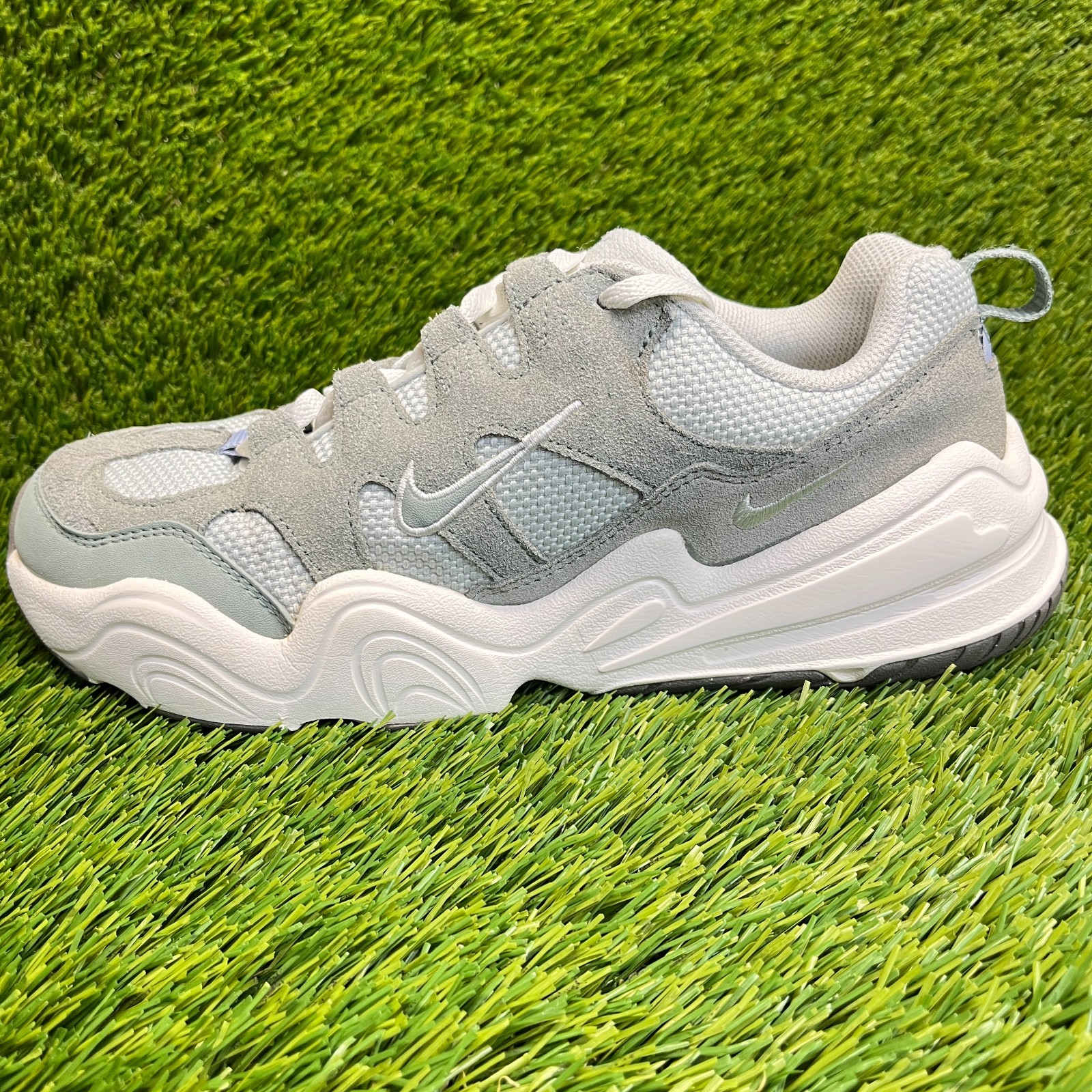 Nike Tech Hera Womens Size 9 Mica Green White Athletic Walking Shoes Sneakers
