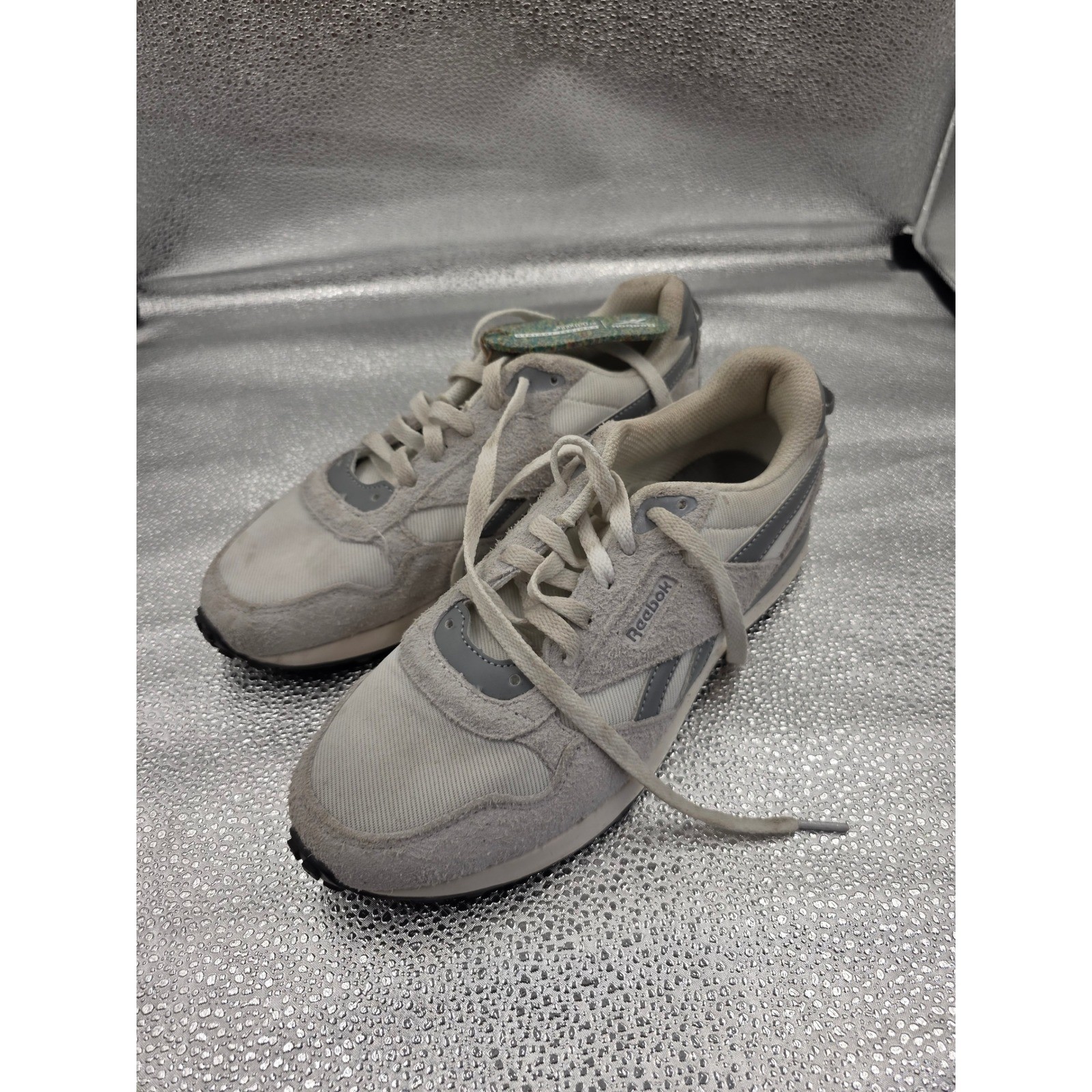 Reebok Womens Grey White Suede Textile Low Top Sneakers Size 8.5 FFC0127923 O1