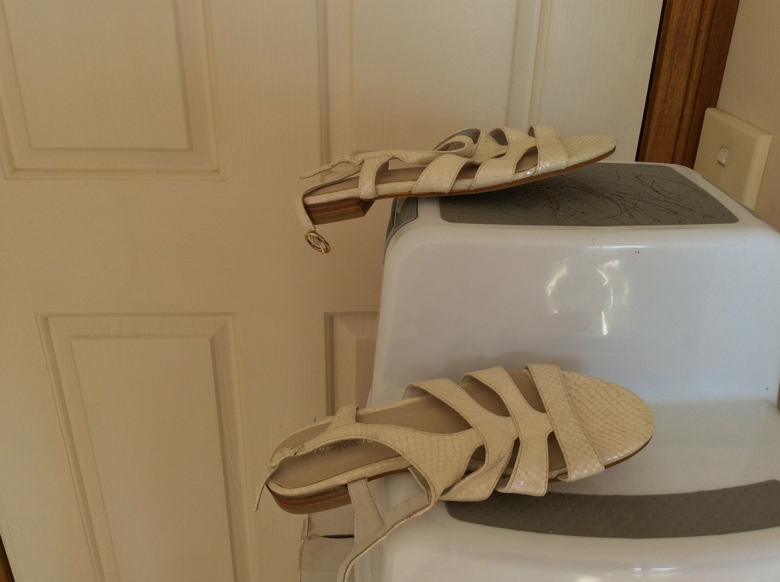 Django and Juliette Women’s Designer Animal Skin Sandal Size AU 6 / EU 37