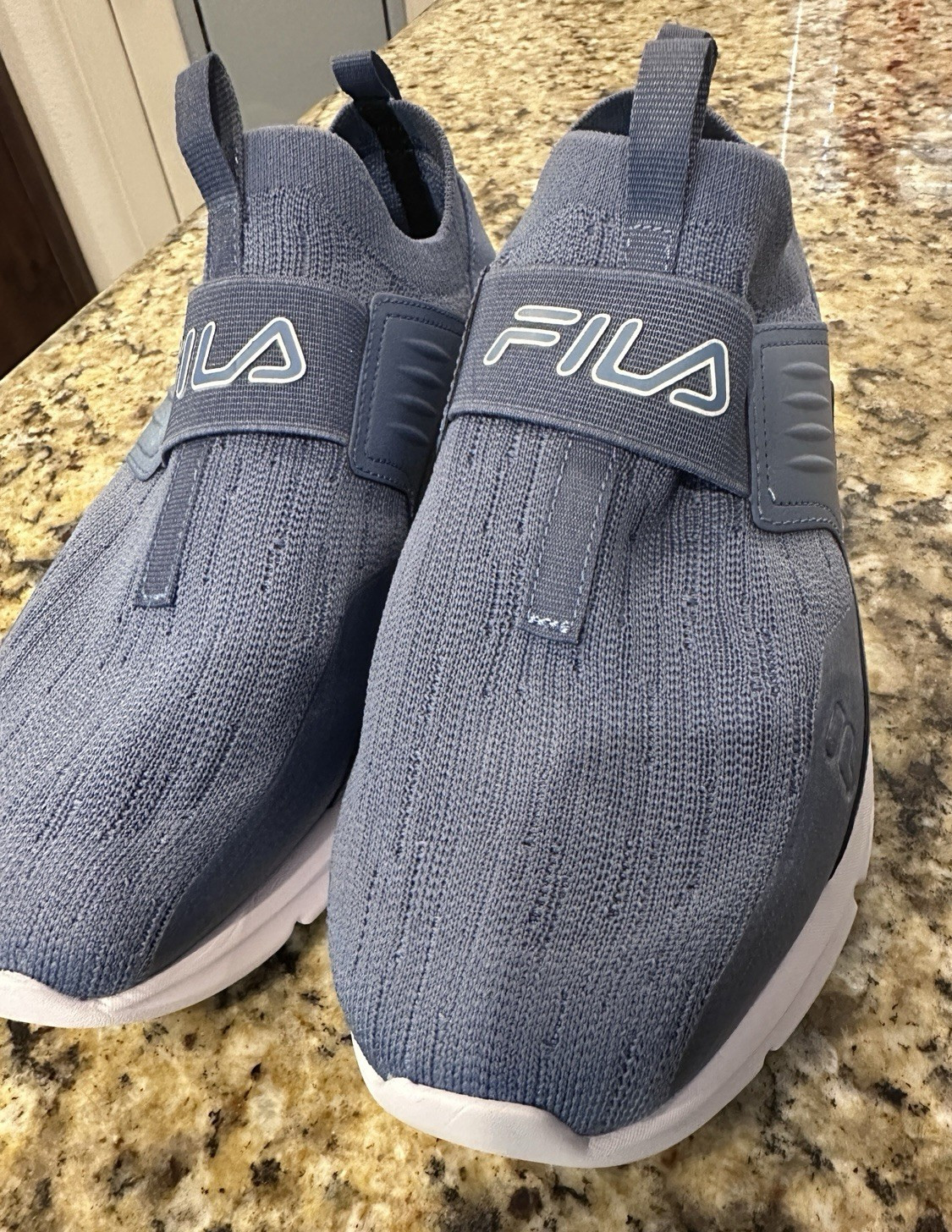FILA Sneaker Women’s 9.5 Wide Blue Memory Accolade Evo 2 Twin Air Mesh Slip-On