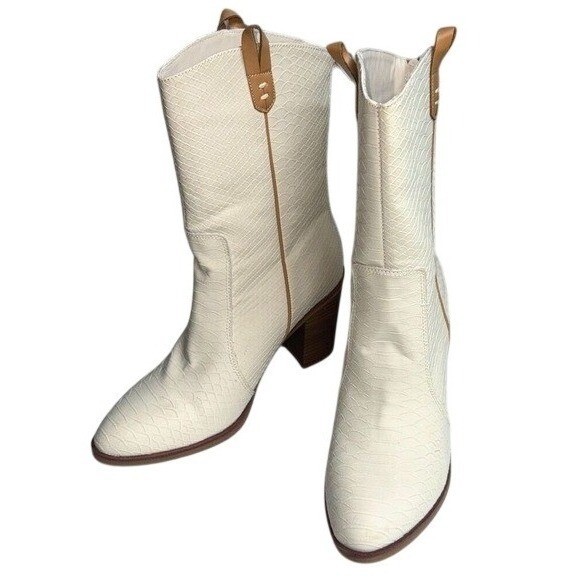 New MIA Ceesea Textured Ivory White Heeled Western Snake Boot Women’s 7.5 Bridal