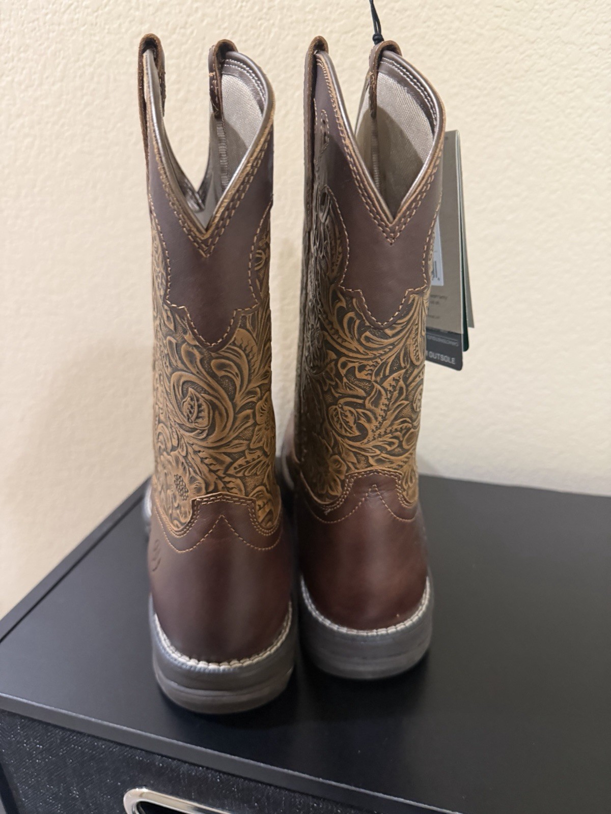 NeW Ariat Womens Anthem Savanna Square Toe Cowboy Boots Size 11 B Embossed $150