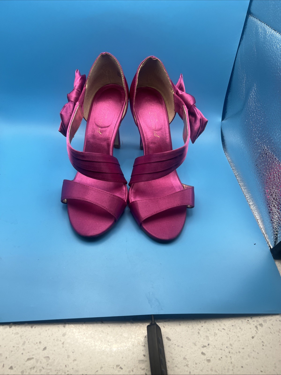 New Lulu Townsend Size 7.5 Women’s Berry Pink Satin Bow Heels Dressy Sandals