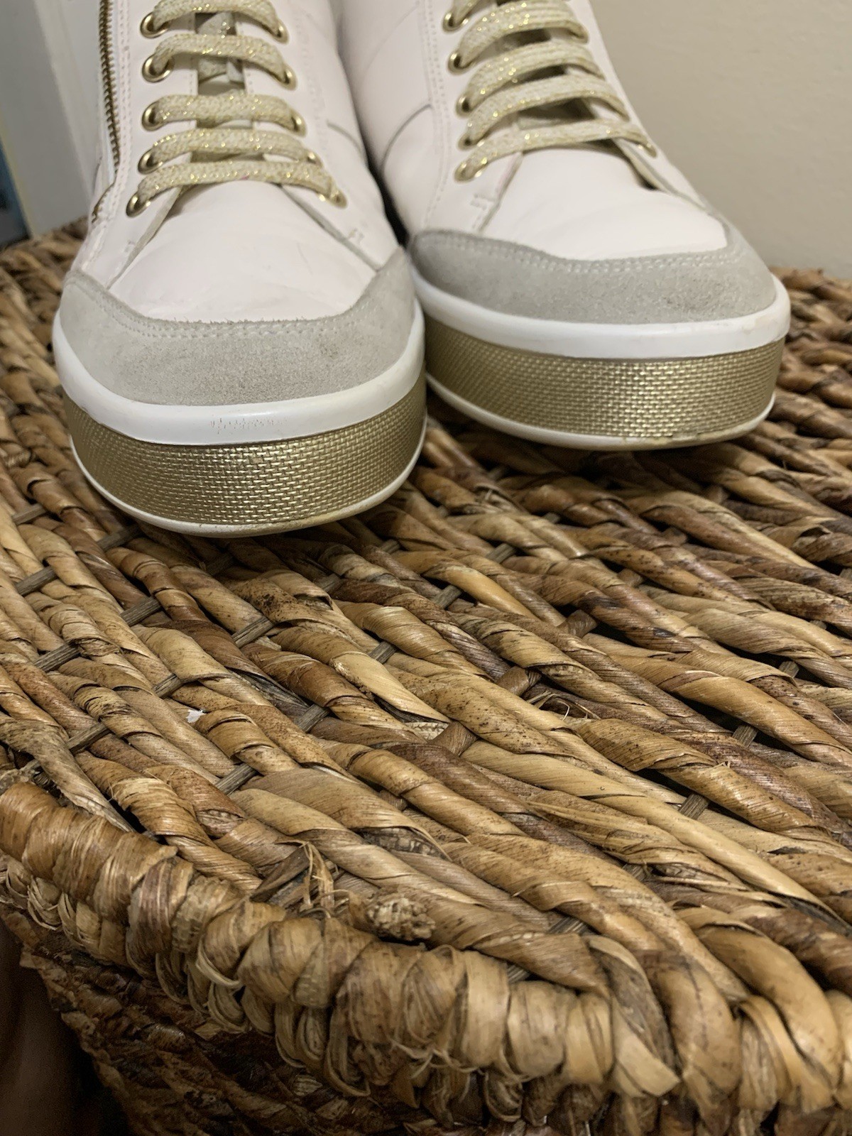 Geox womans bootie sneakers ivory and gold 10.5 comfort going out preppy