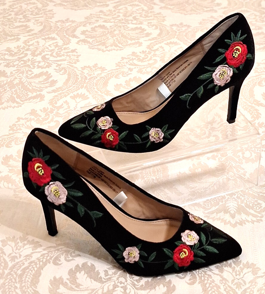 Black Velvet Embroidered Heel Sz. 7.5 Dark Romantic Retro Victorian Goth Rare