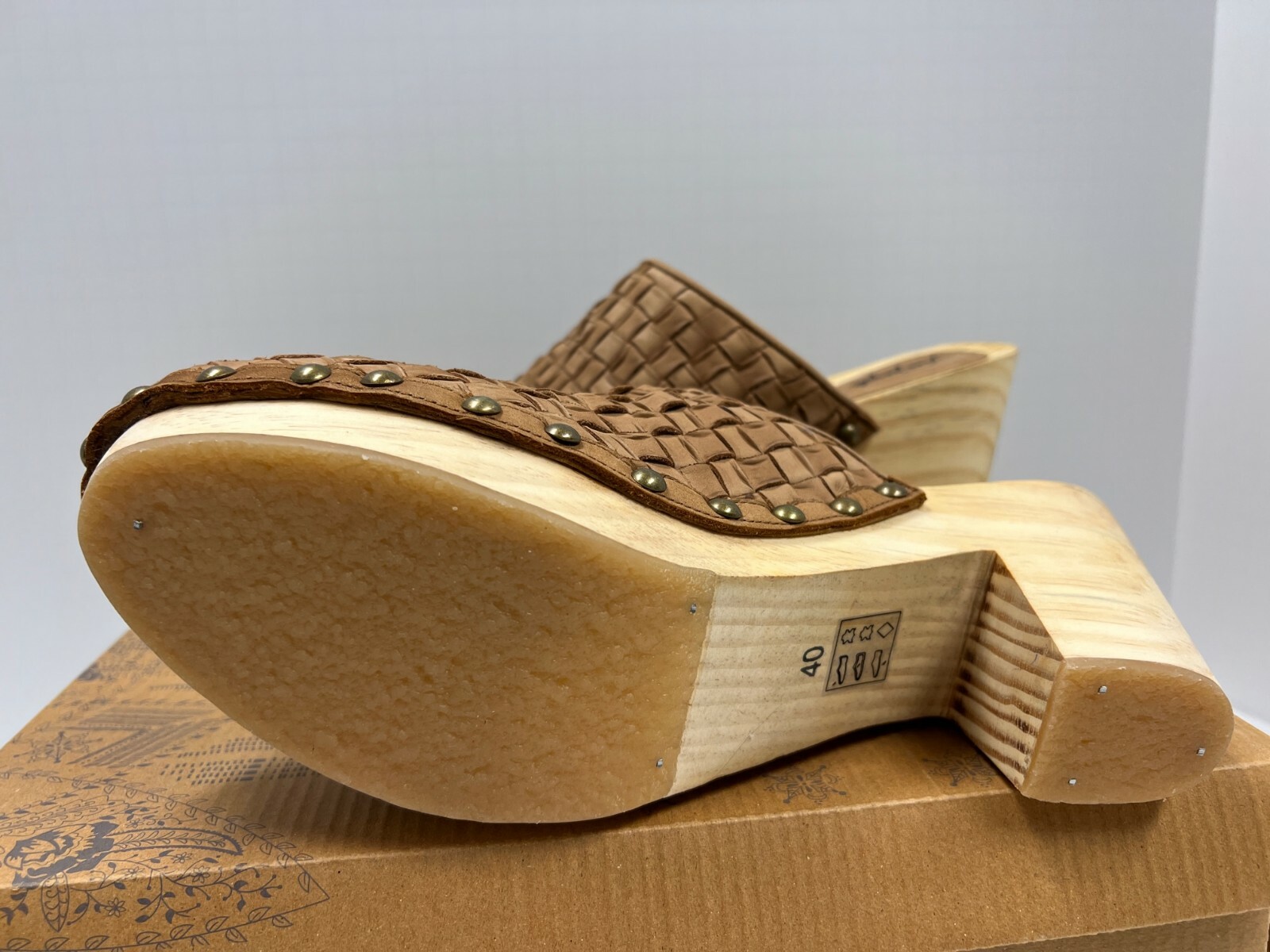 $160 Free People Adelaide Clog NIB Taupe Tan Sizes 6,7,8,9,10 (36-40 EU) 3″ Heel