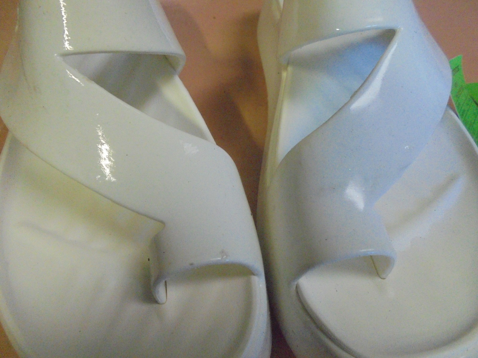 New Crocs Getaway Platform Patent Toe Loop Sandal Women’s 7 Chalk