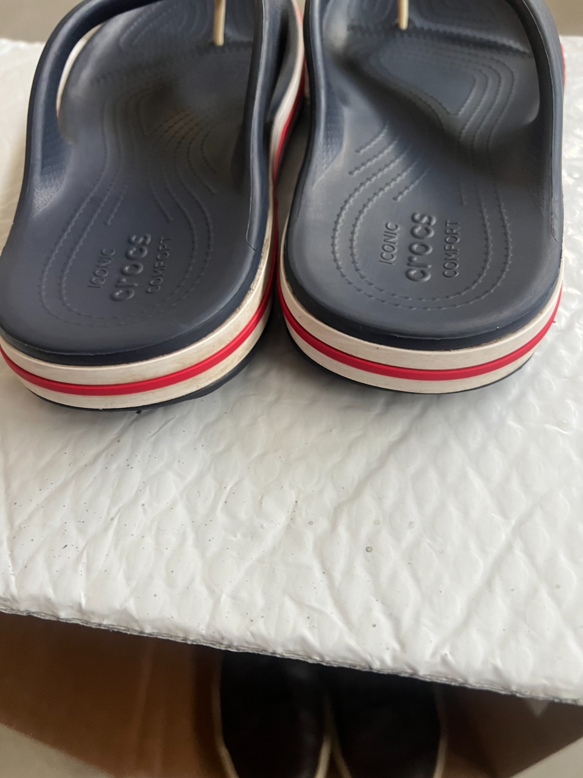 Crocs Flip Flops Navy Blue Red White Stripe Comfort Sandals Unisex Size 7M 9 W