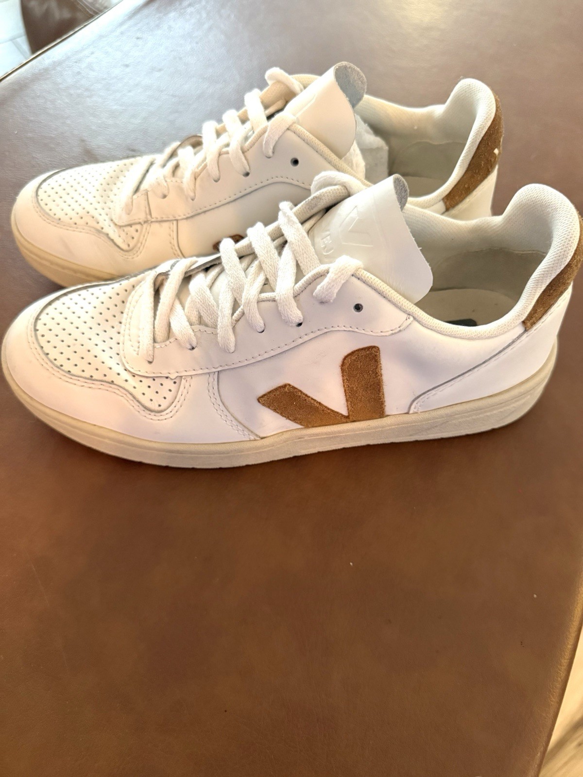 VEJA Women’s Low Top Lace-Up Sneakers White/Brown Logo Casual Activewear