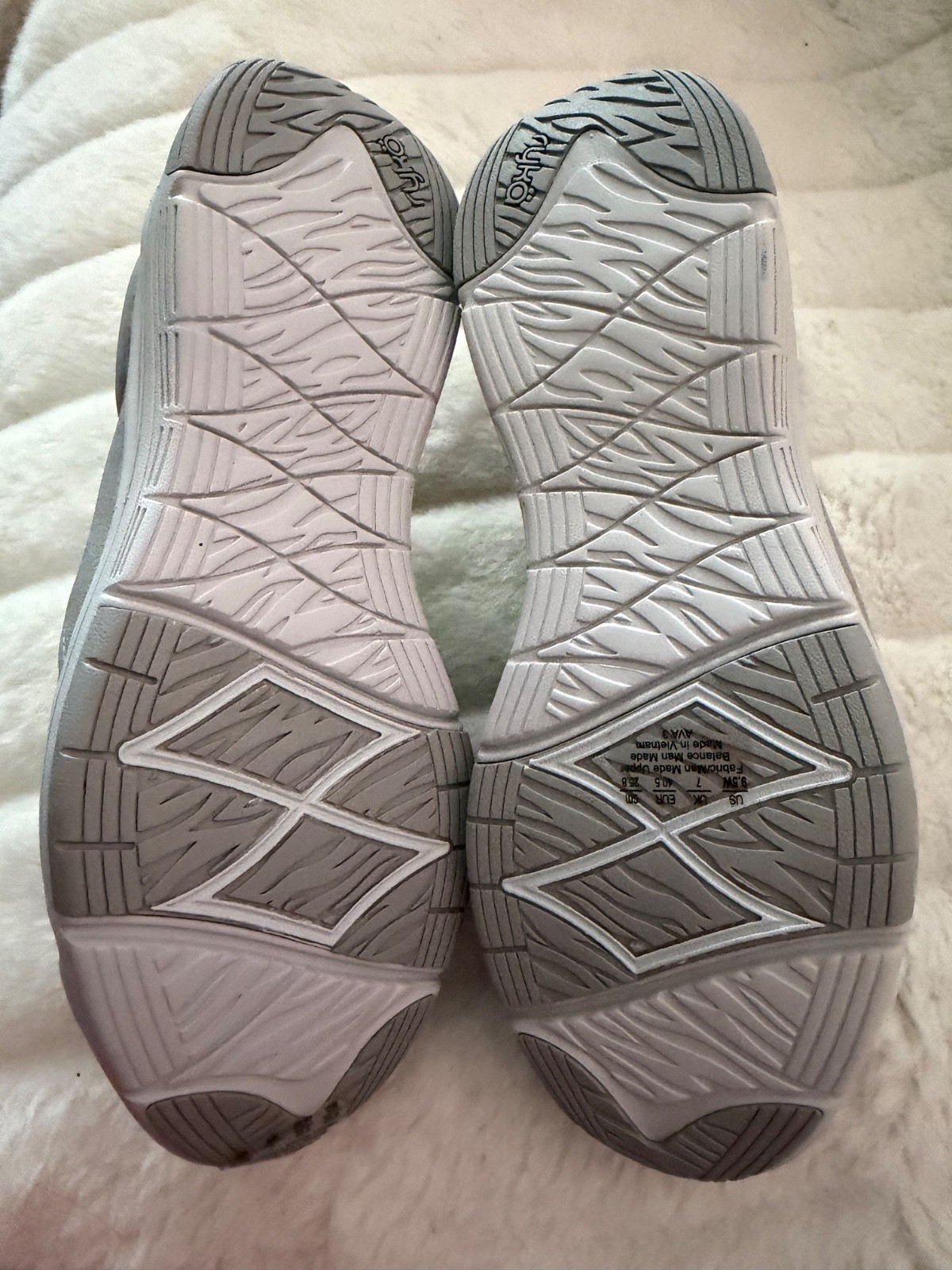RYKA SIZE 9.5W Gray AVA 3 Quilted Stitching Water Repellent Suede Toe NWB