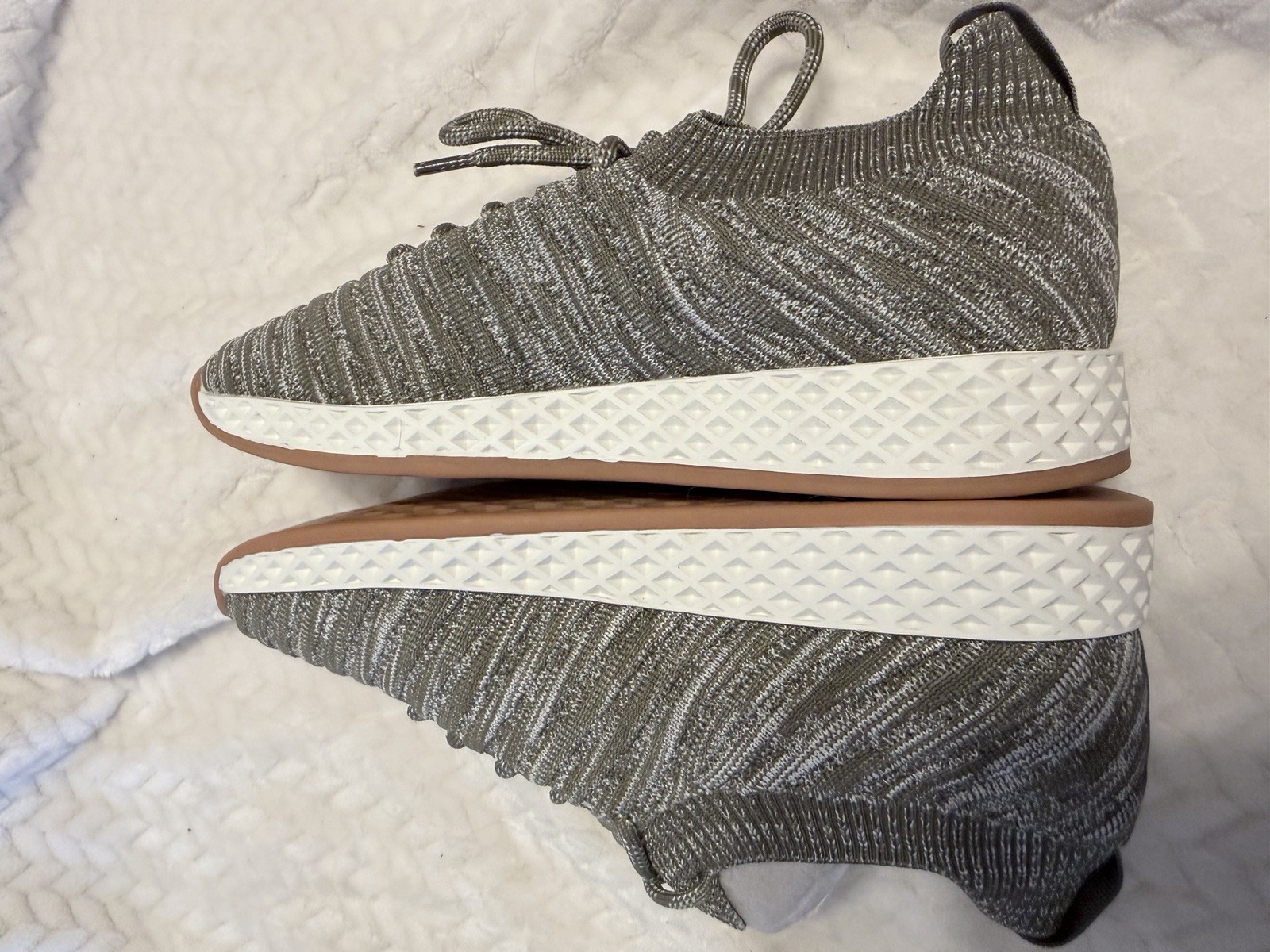 Urban Sport by JSlides Opy Women Size 7 Khaki 2 Tone Knit Shoes Sneakers