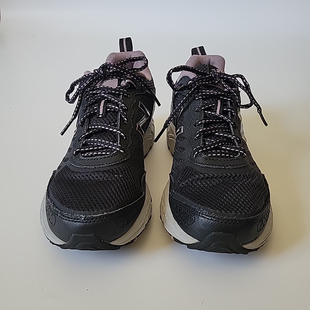 New Balance All Terrain 573 Sneakers 9.5 Low Top Lace Up Black Activewear Casual
