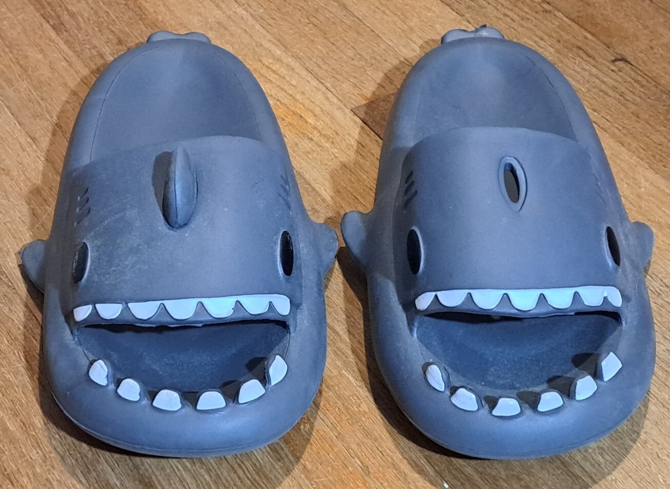 Shark Slides Sandals Slippers Summer 46-47 Flip Flops Mens Womens *Missing a Fin