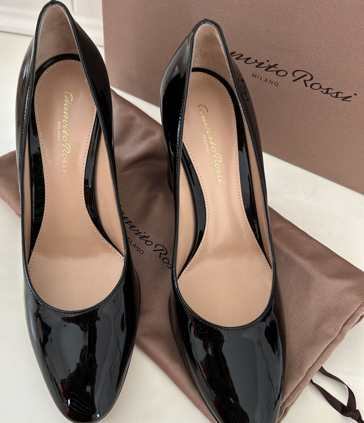 Gianvito Rossi Black patent Leather Block Heel Semi Round Toe Shoes Size 38