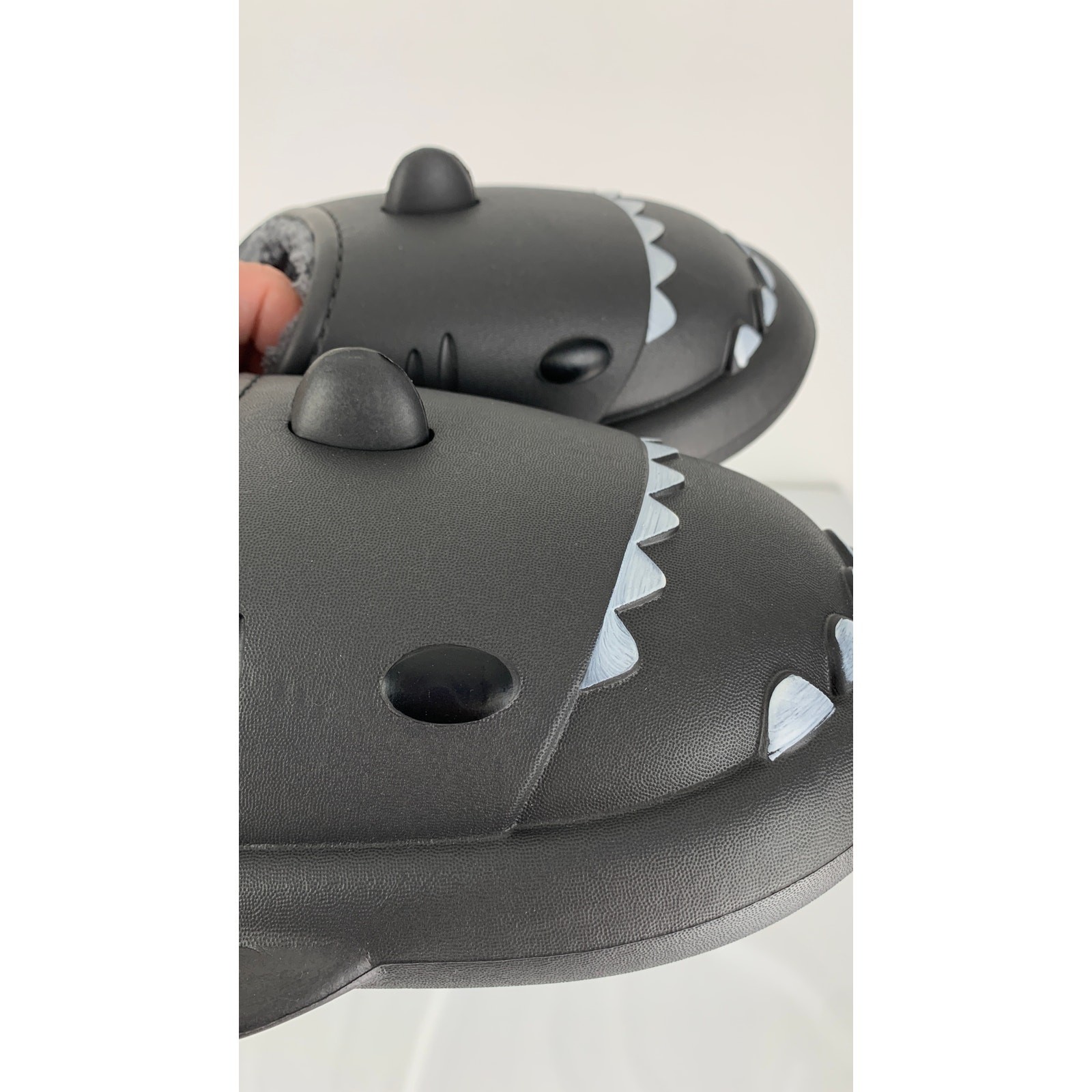 Crayon Friends Shark House Shoe Slippers Winter Unisex Size 38-39 New Black