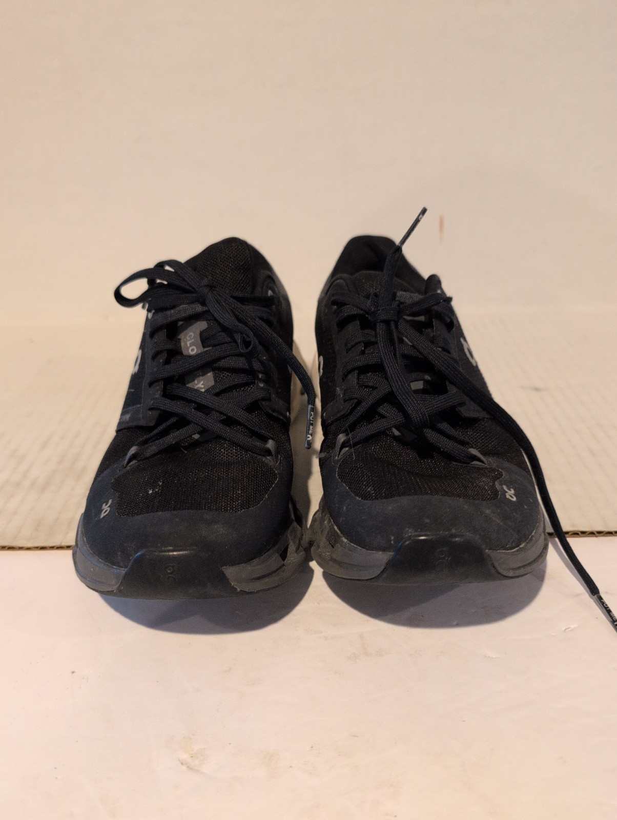 On Cloud Cloudflyer 4 Black White Womens Running Shoes Size 7.5