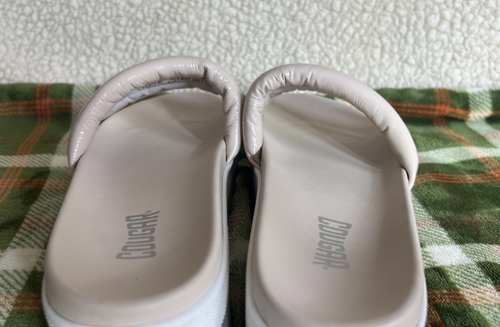 Cougar Naomi s11M Leather Slide Sandals Classic Designer Ivory/White/Gray
