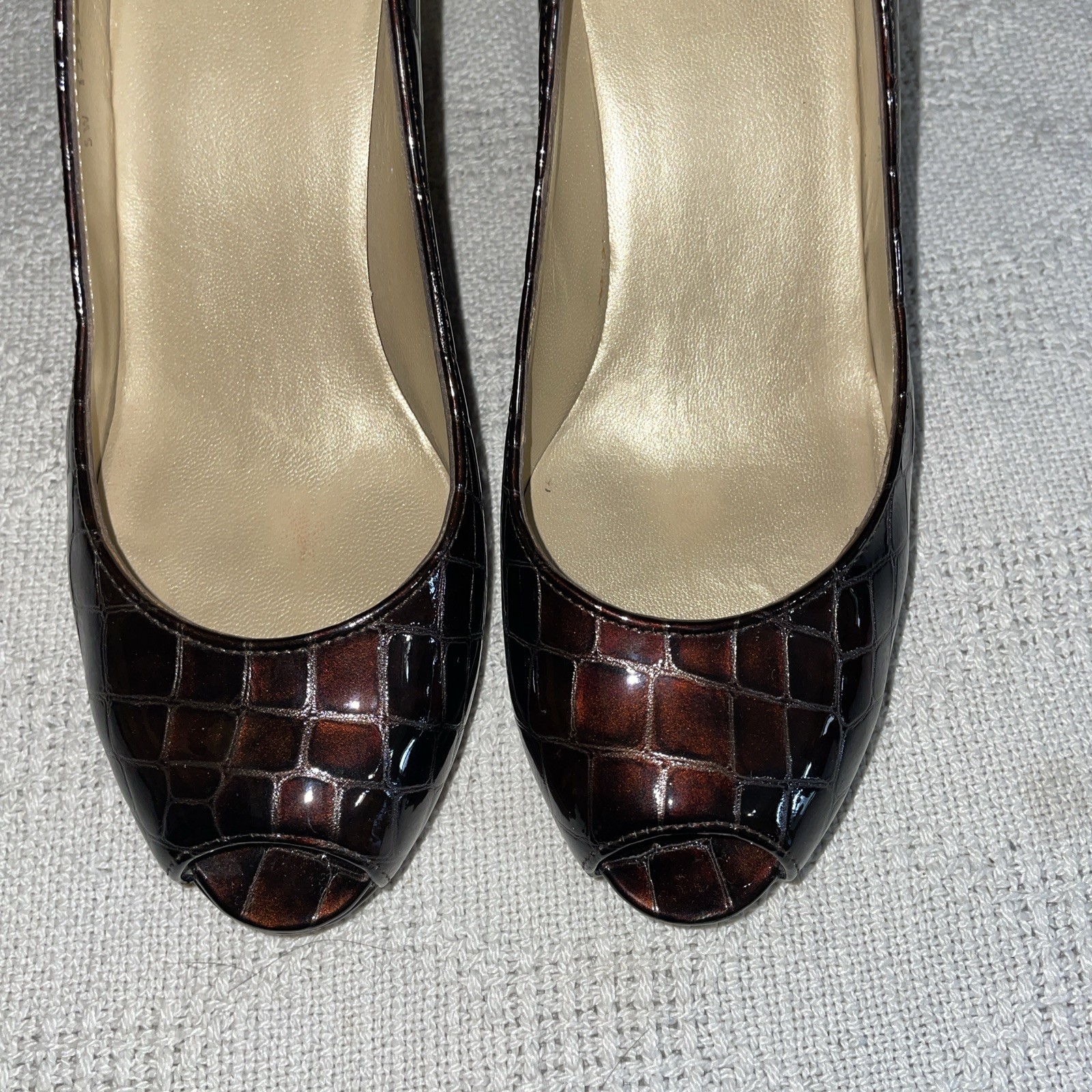 Stuart Weitzman Dress Pumps Womens Size 6.5 M Brown Faux Gator Business Formal