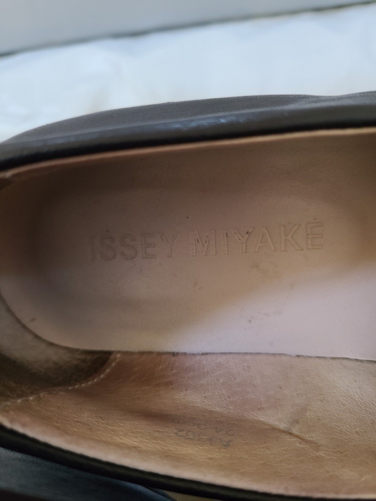 Issey Miyake Leather Slip-On Loafers W/Wood Inset AJ302 24.0 cm Women’s 7.5