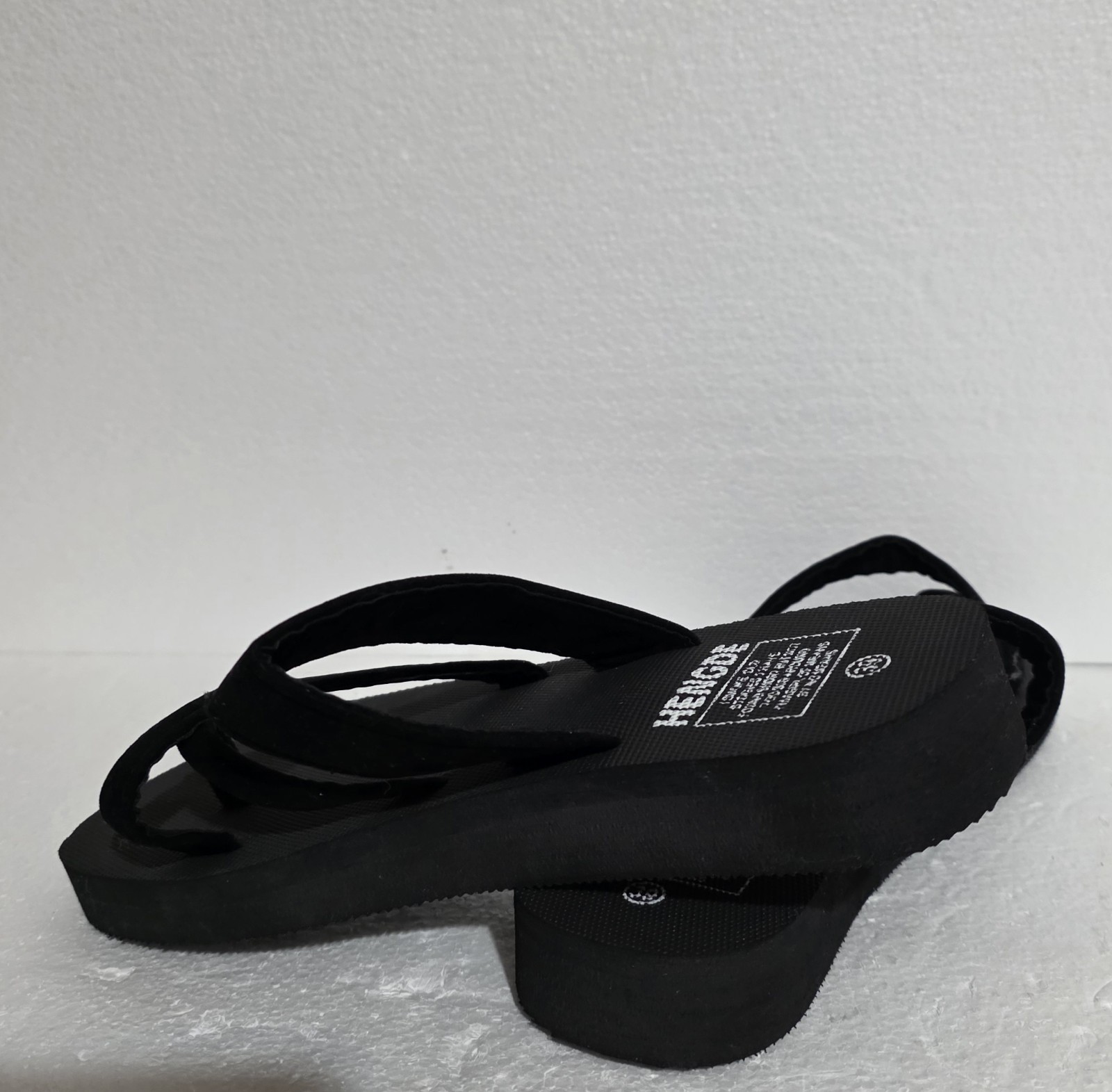 Hengde Black Velveteen Toe Strap Slides 2.5in Wedge-1.5in Women’s Size 8.5