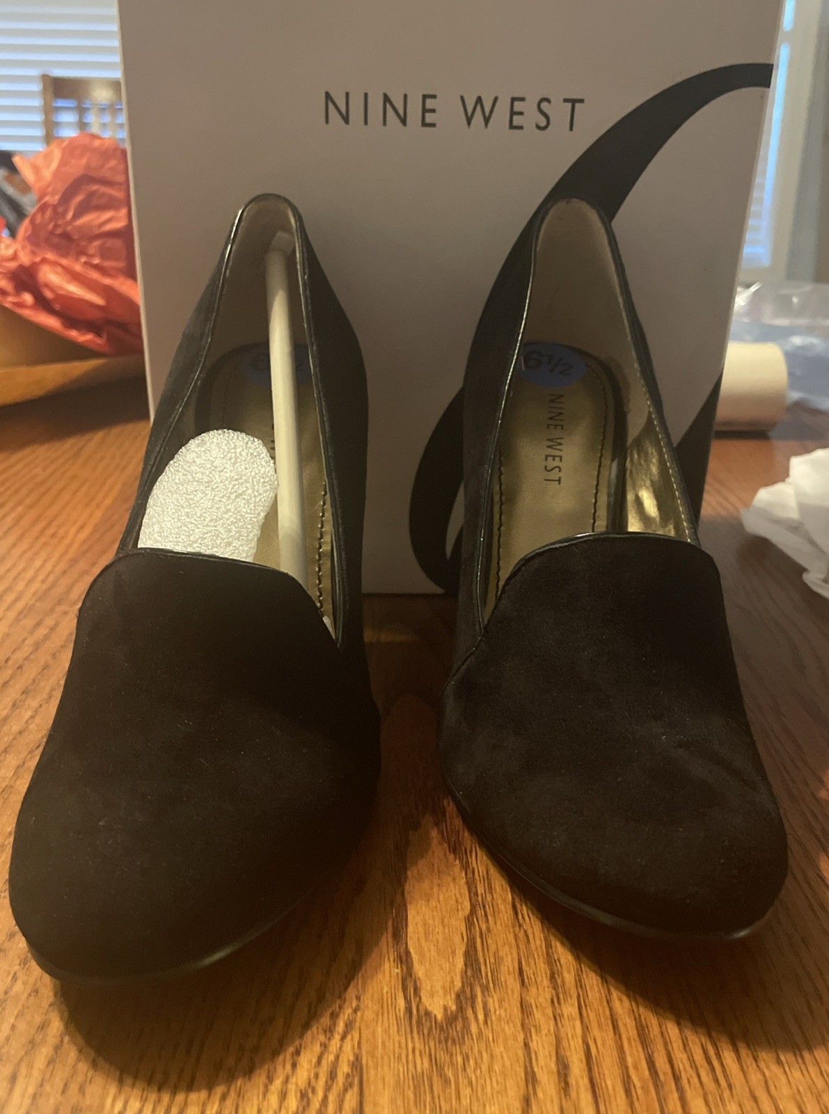 Nine West Women’s Black Suede Rounded Toe Pumps, Size 6.5M