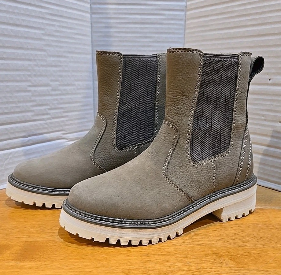 L.L.Bean Women’s Camden Hill Chelsea Boot 7M Maine Suede Slip-On NWT Preppy