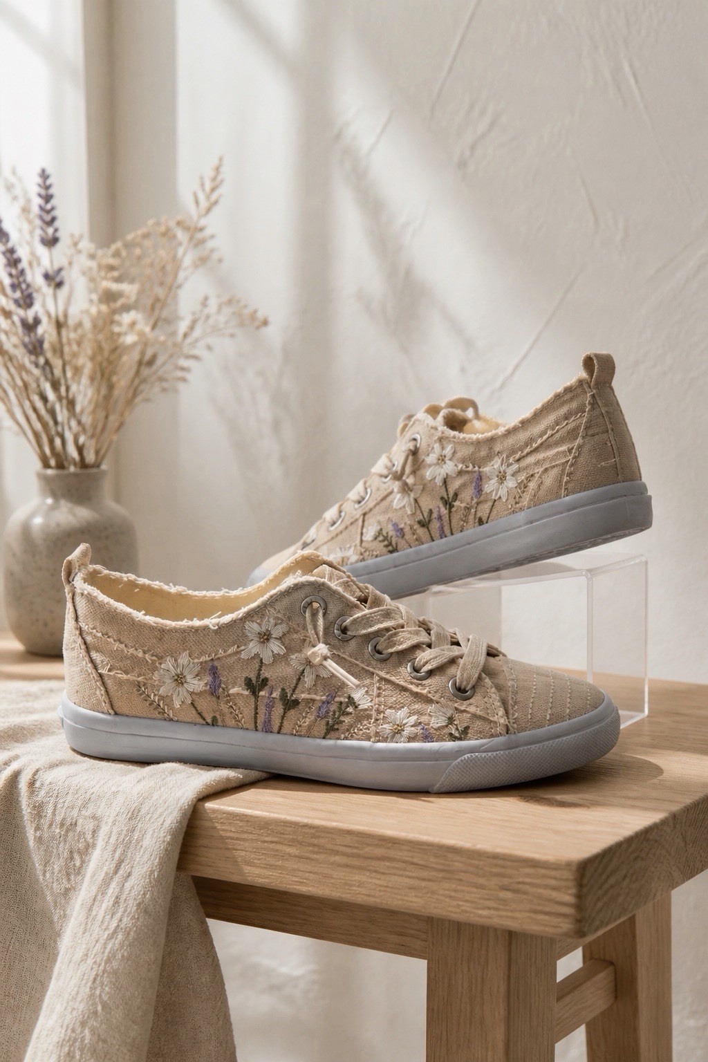 Blowfish Malibu Sadie-Sun Sneakers w/Taupe Canvas & Floral Embroidery 8.5