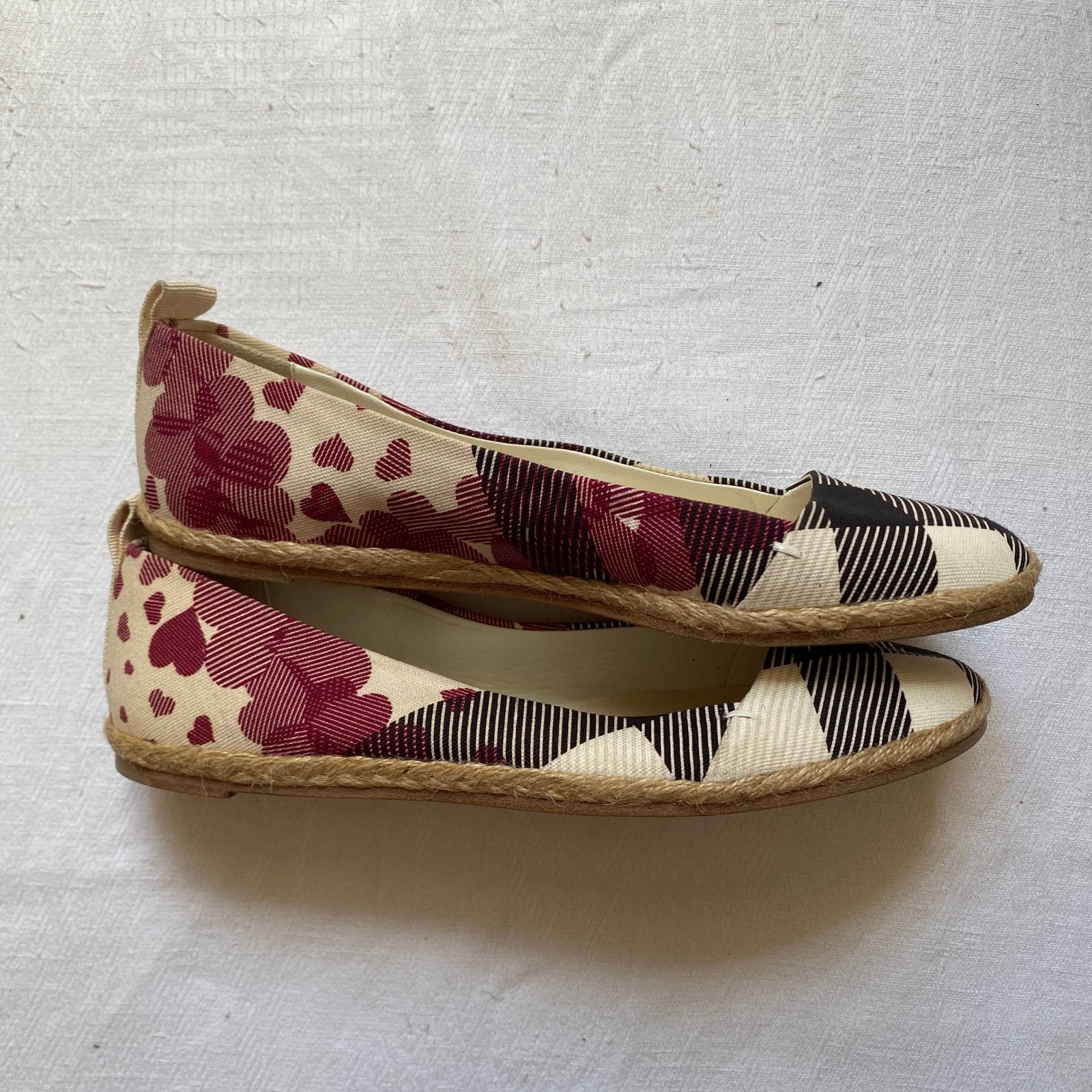Burberry Heart Nova Check Pattern Printed Espadrille Canvas Flats sz us 8 eu 38