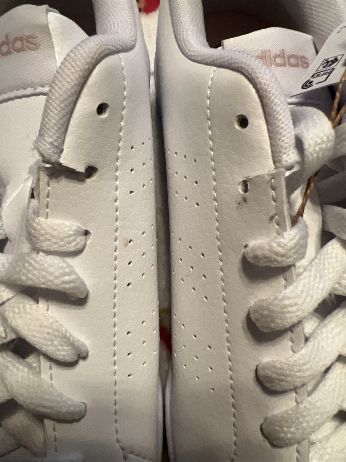 adidas Advantage White Tennis Shoes Size 8.5 – New w/ Tags – Minor Eyelet Flaw