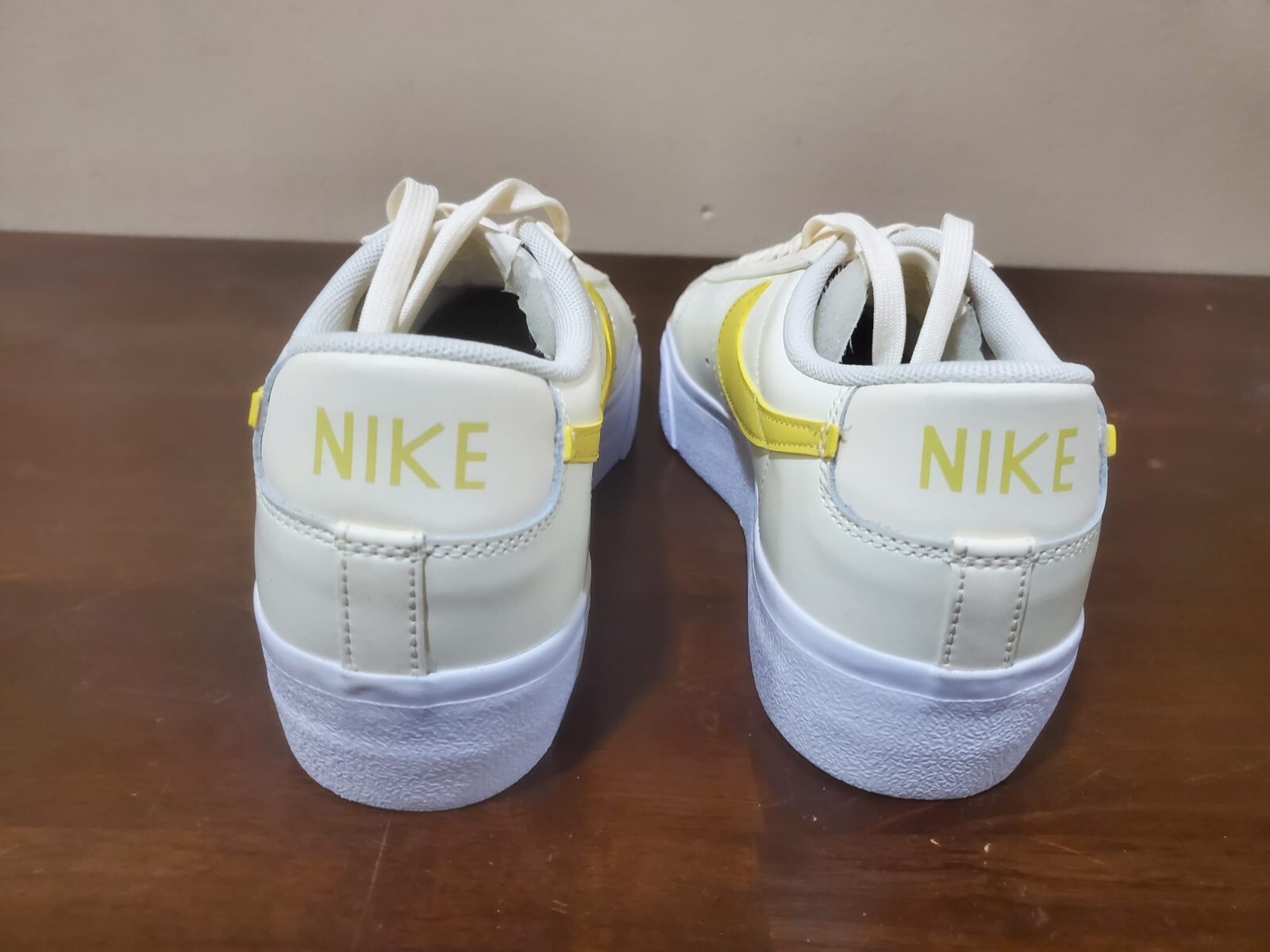 NEW Nike WOMEN’S BLAZER LOW PLATFORM DJ0292 113 SZ 10