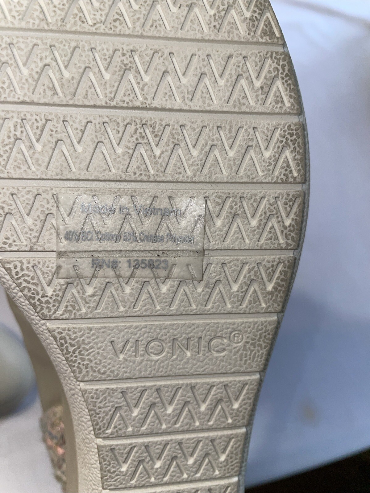 Vionic Wedge Womens Comfort Shoes Size 11 M Beige Leather Workwear Outdoors