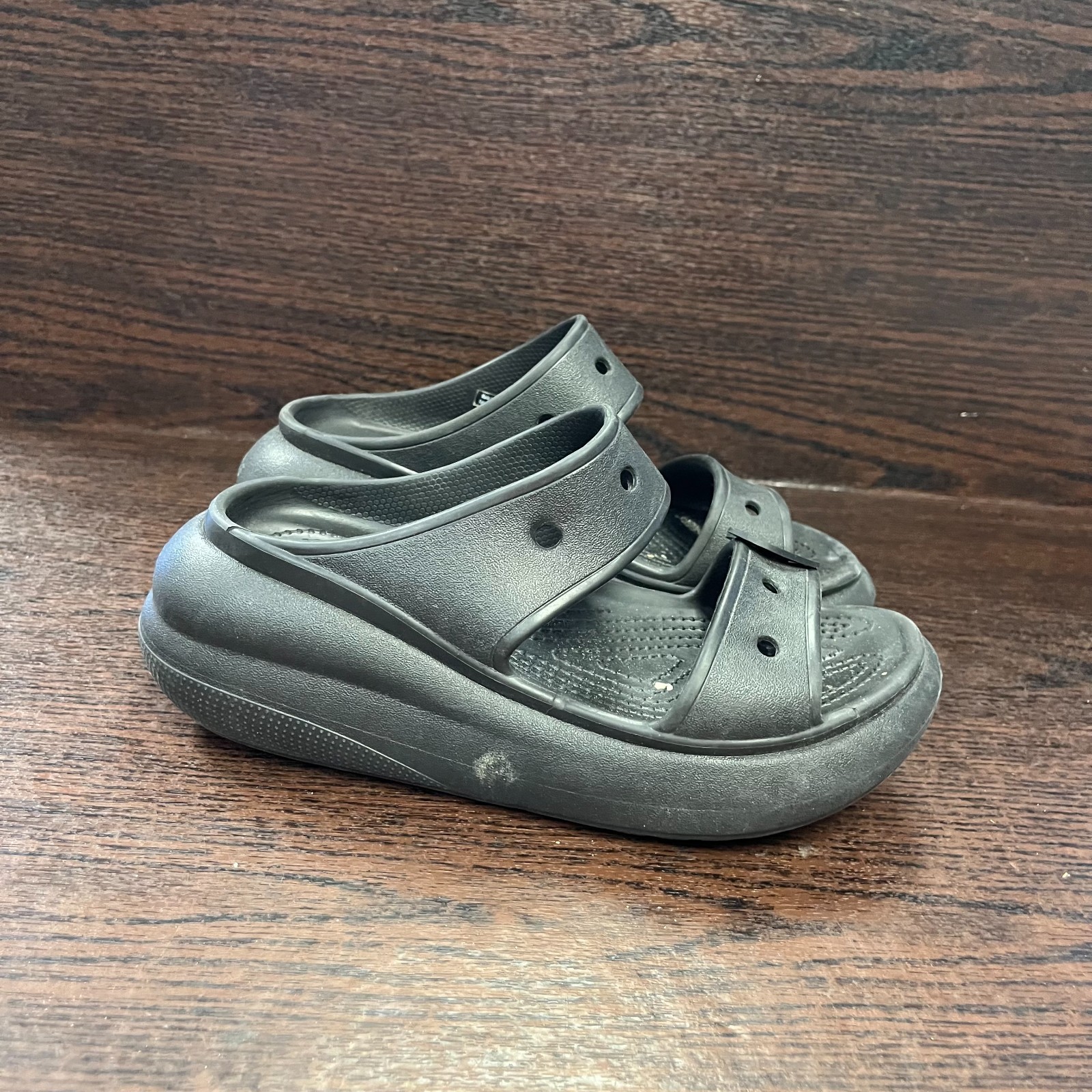 Crocs Classic Crush Sandal Unisex Size W6 M4 Black Platform Slide EVA 207670