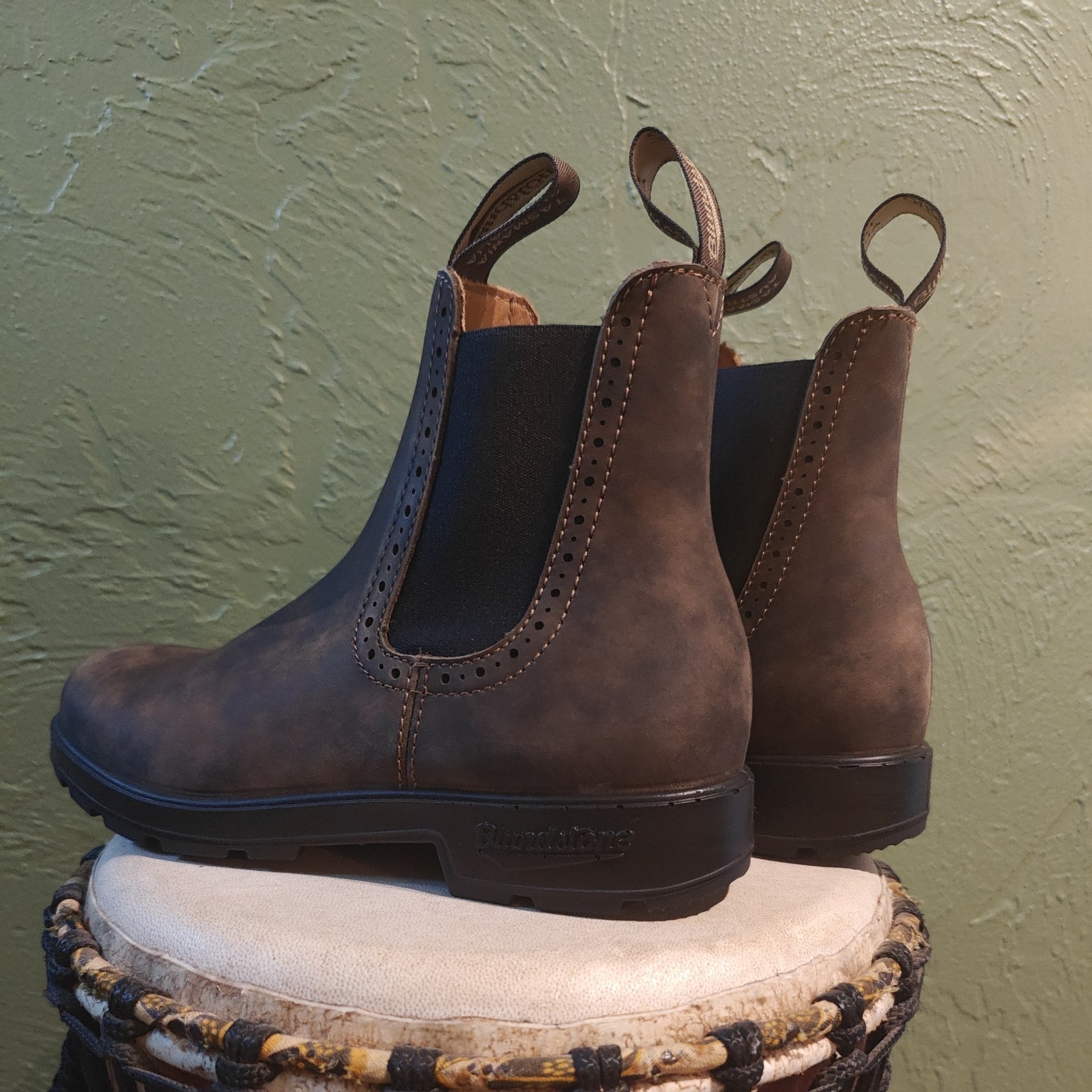 Blundstone Original High Top Chelsea Boots Womens Size 6.5 Rustic Brown