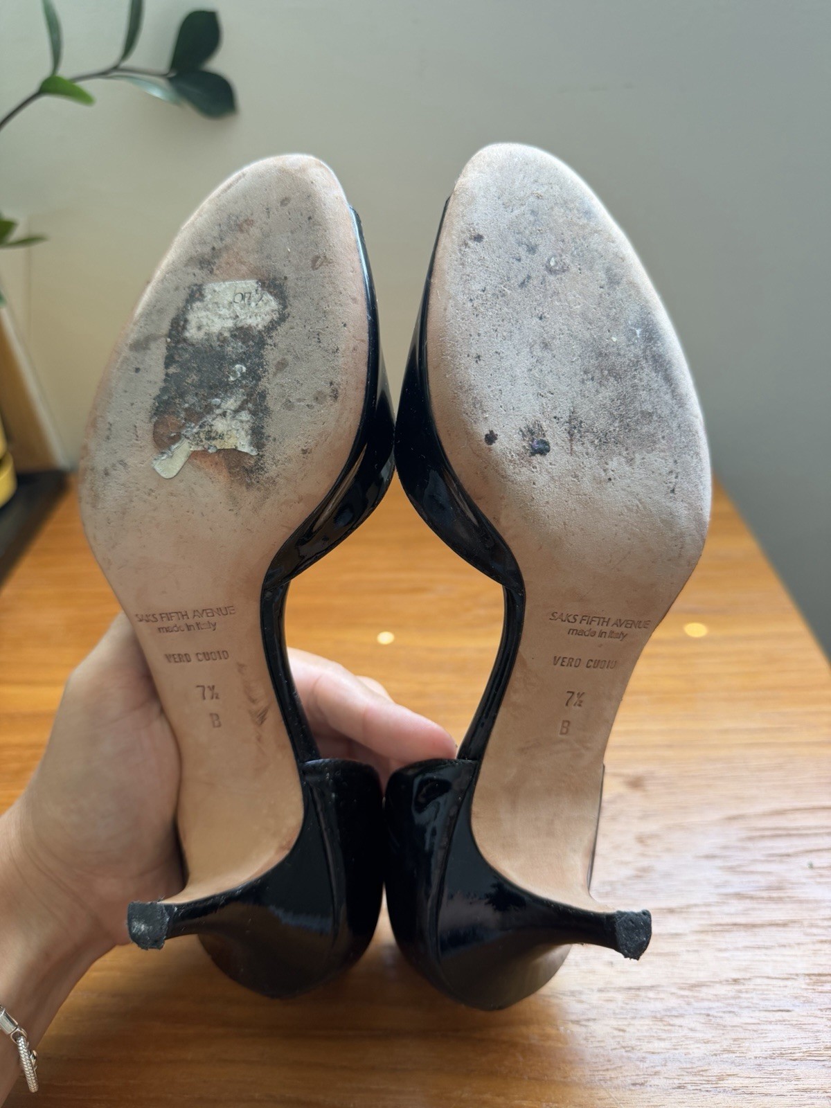 Saks Fifth Avenue Italian Leather Black Patent Peep Toe Kitten Heels – Size 7.5B