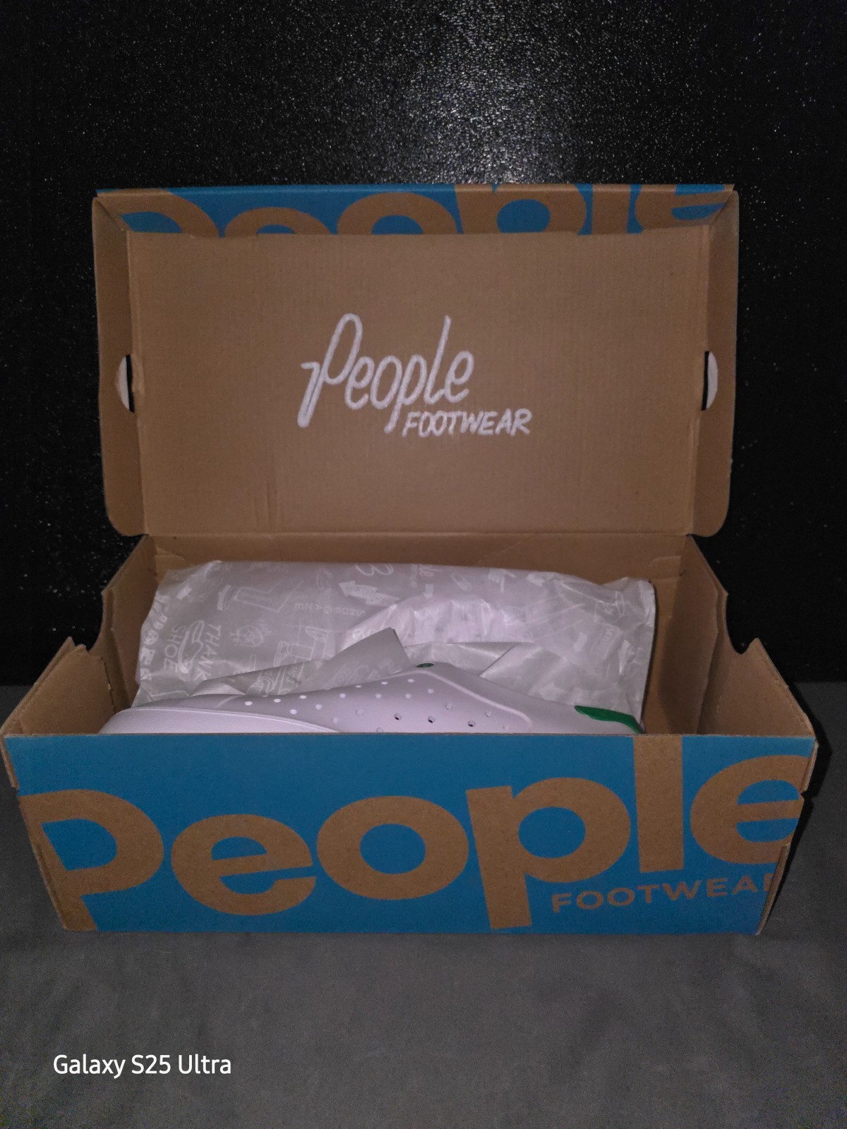 People Footwear Vegan Sneakers White Green US 9 M New w/ Box Eco-Friendly