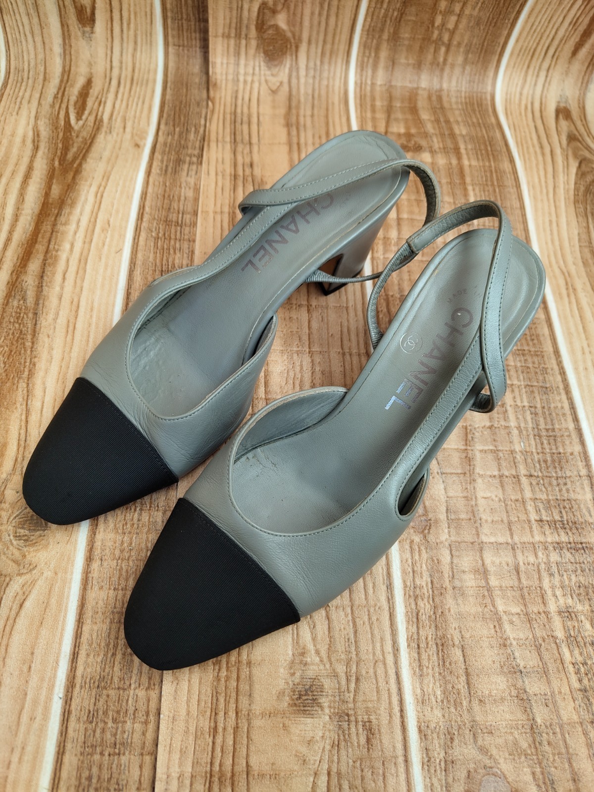 CHANEL Slingback Grosgrain CC Cap-toe Grey Leather Heels EU 36 US 6