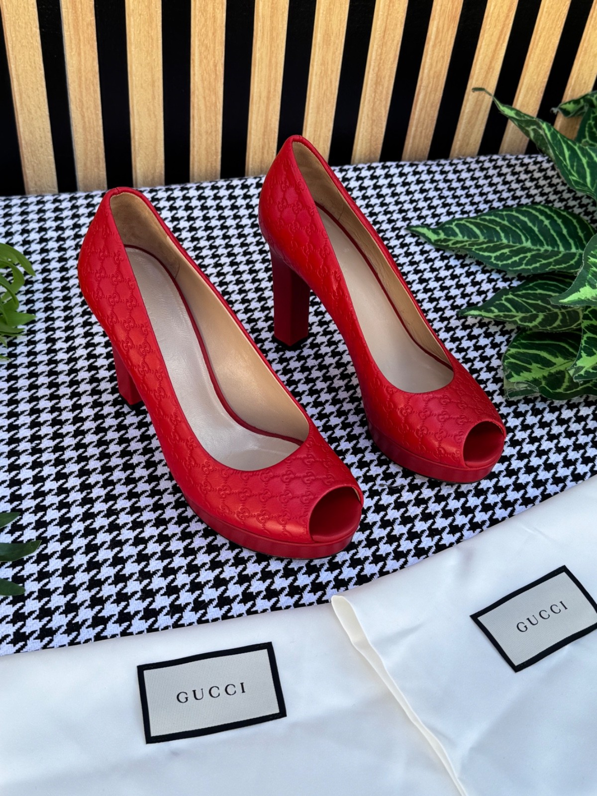 Gucci Women’s Shoes 337812 With Open Toe Guccissima Size US 6 / IT 36 EU 36