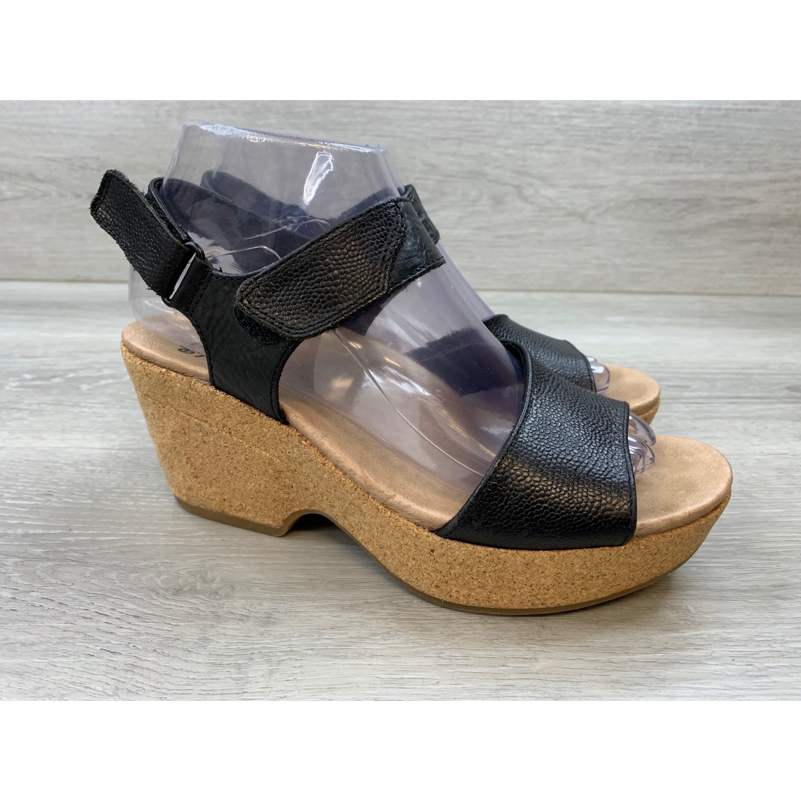 Earth Khaya Kella Women’s Sandals Black Leather Cork Wedge Platform 7 Shoes