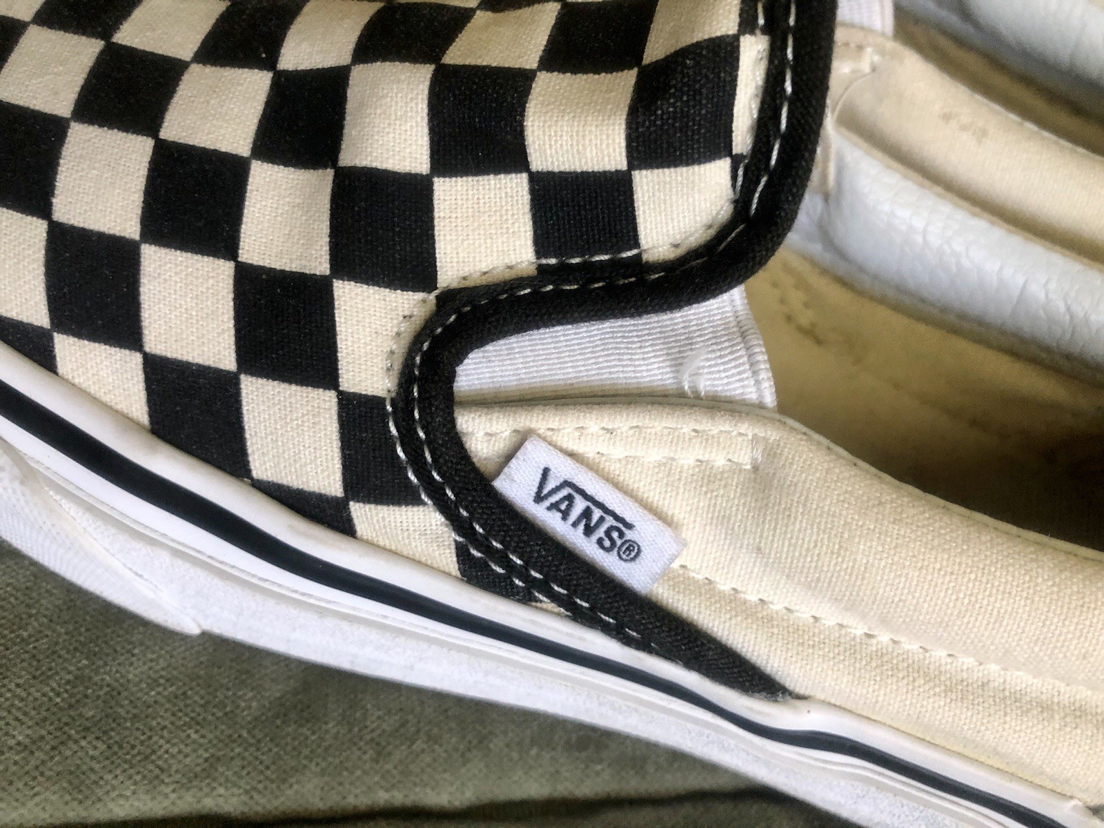 VANS Classic Slip On Off The Wall Black & White Checkered Wmn 7/Men 5.5