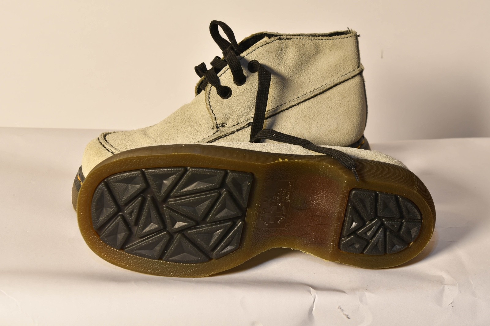 DR Marten 8354 Made inEngland Ivorty Cream Leather boots UK 7 EU 41 New