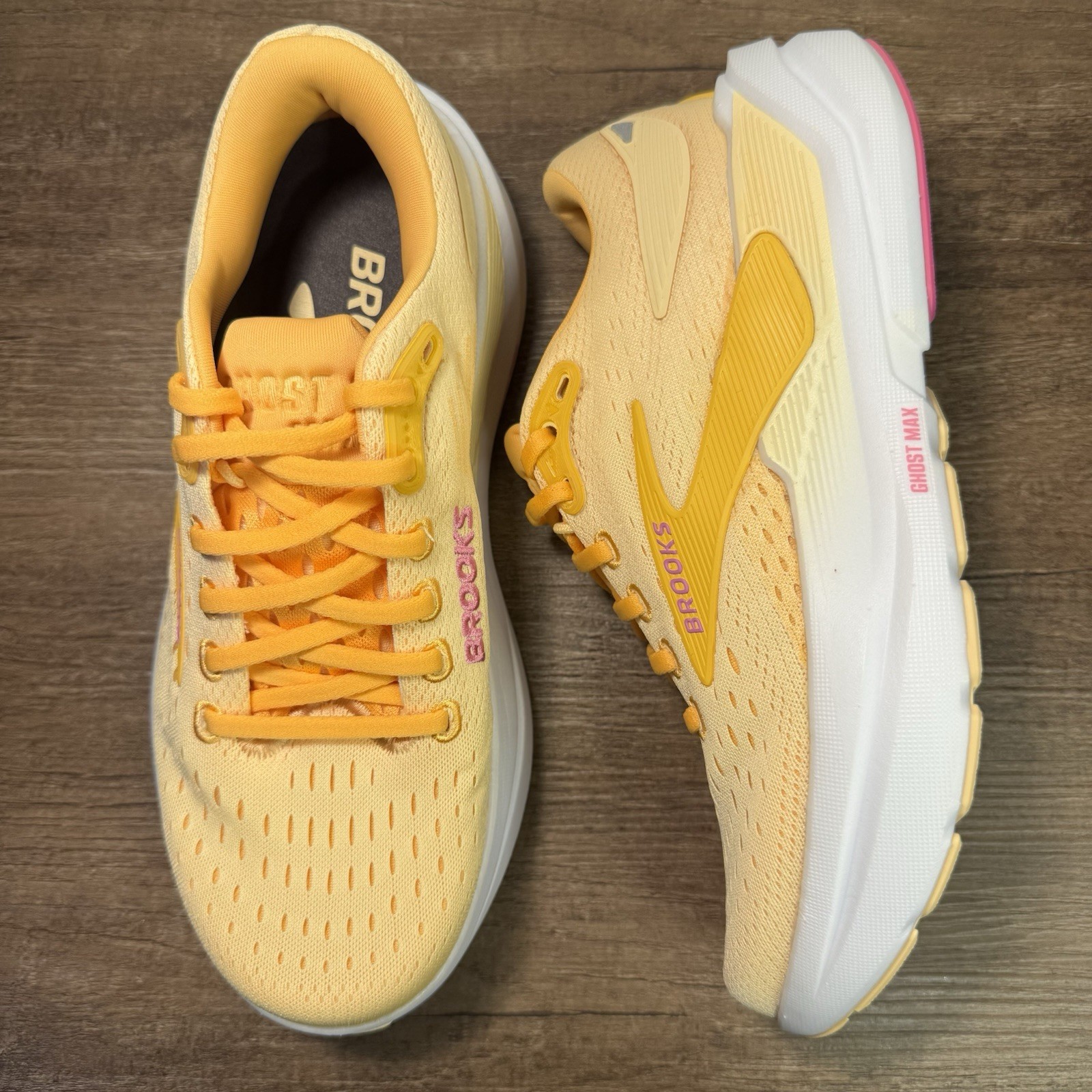 Brooks Ghost Max 3 ‘Apricot/Super Pink’ Women’s Size 6.5 Running 1204571B876 New
