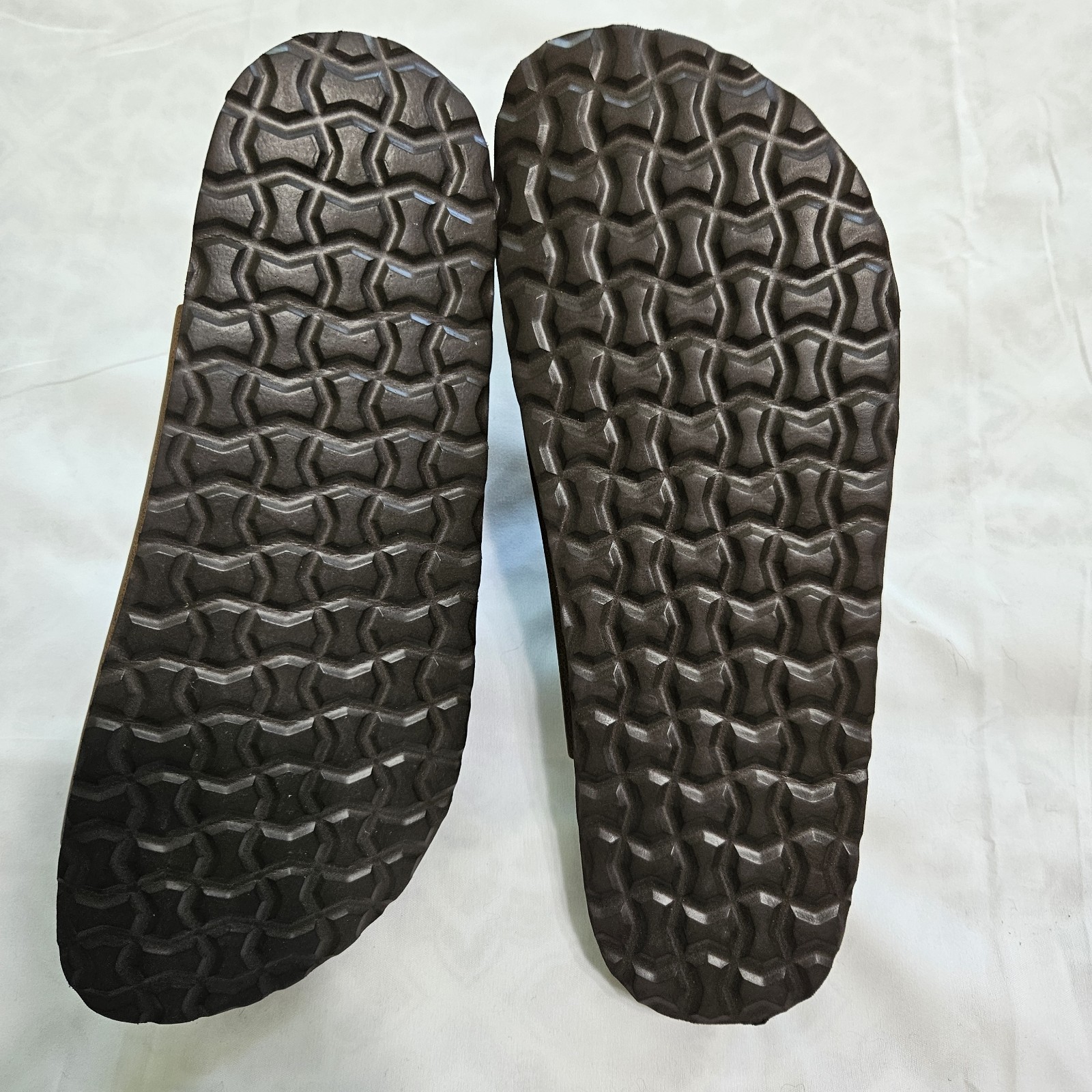 Cushionaire Womens 10M Cork Footbed Sandals Lane Brown Oily Double Buckle