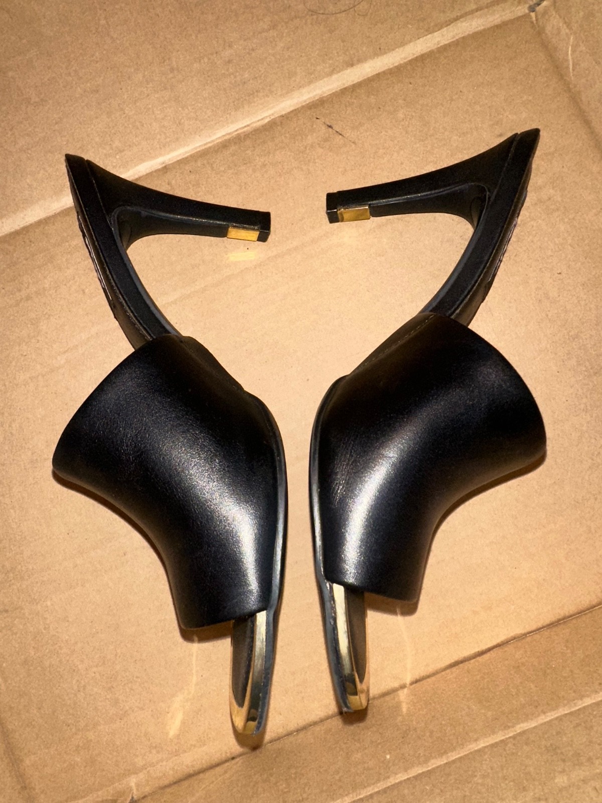 Dkny Women’s Black Bronx Dress Sandals Shoes Size 8M