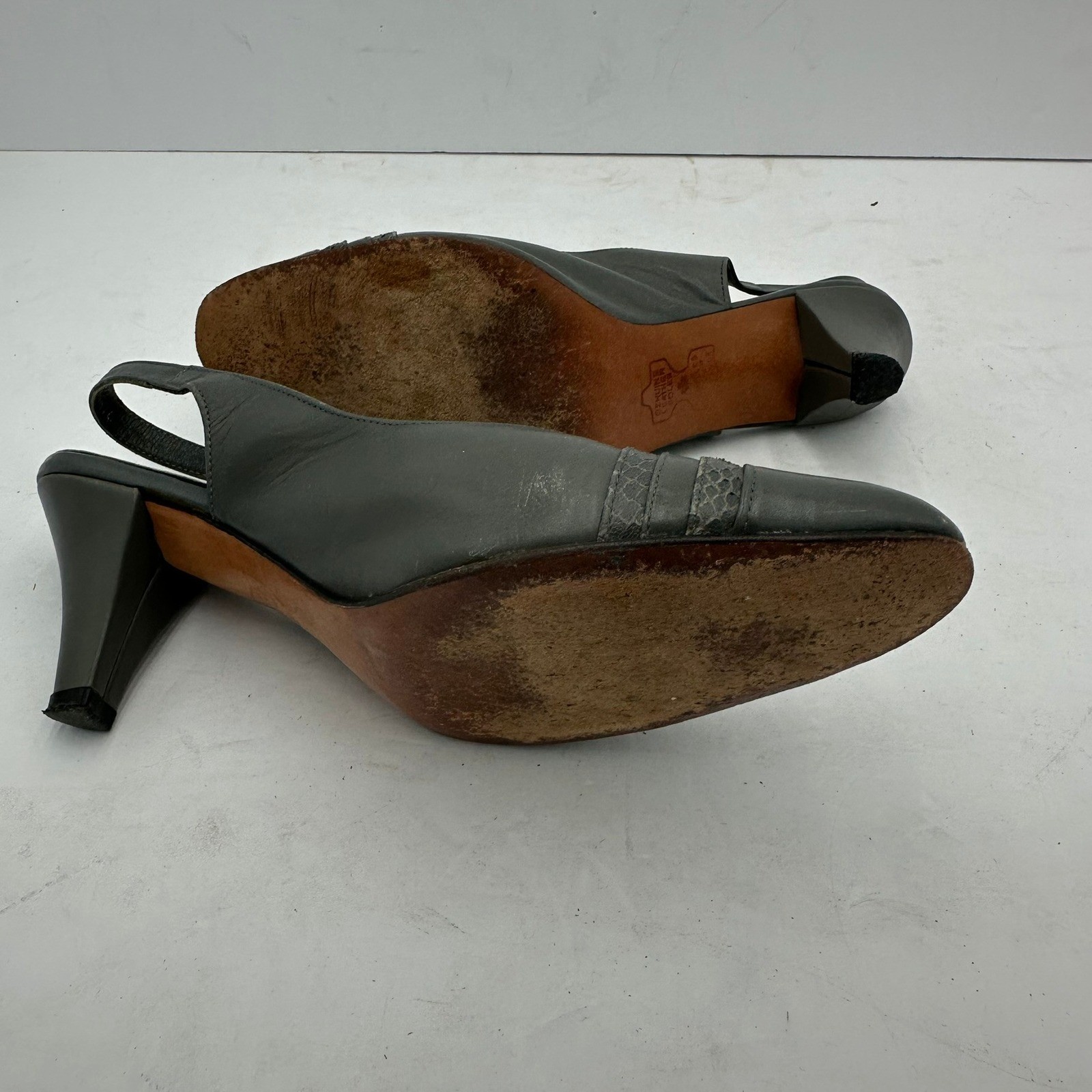 Celebrity Hand Made Mary Jordan Womens Gray Leather Slingback Heels Sz 8 Vintage