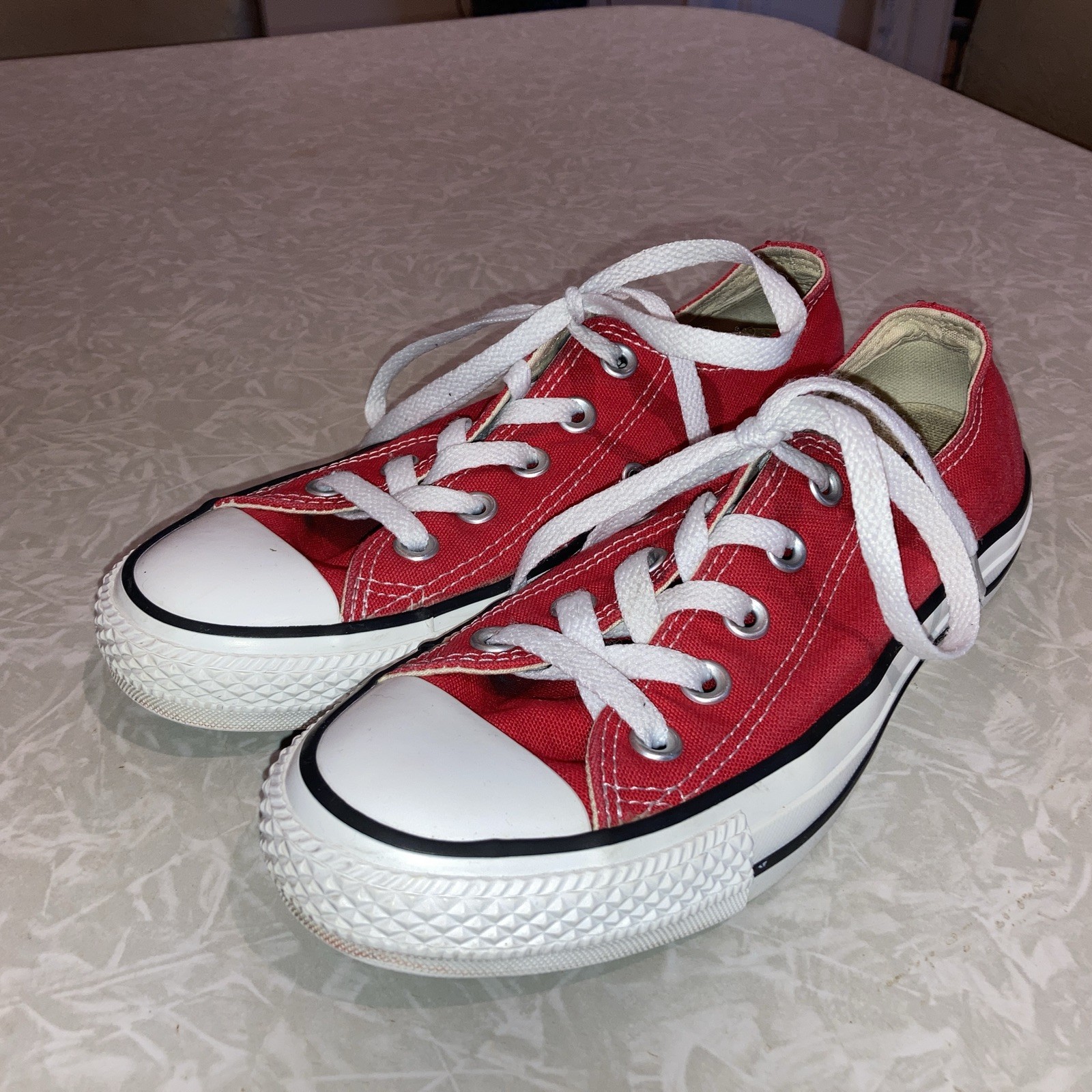 RED CONVERSE ALLSTAR CHUCK TAYLOR SNEAKERS SHOES MENS 4 WOMENS 6