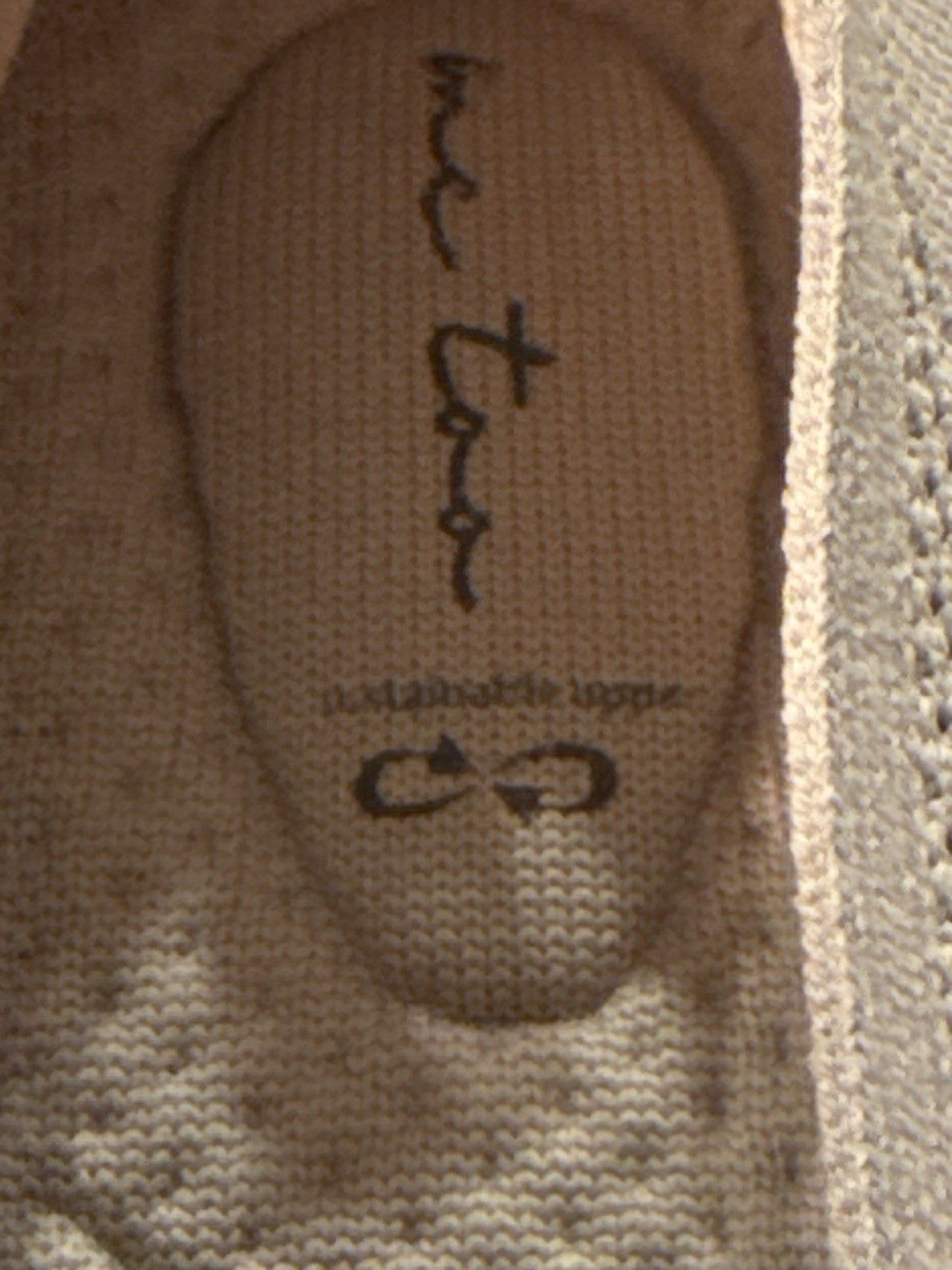 Me Too Asher Women’s Beige Knit Fabric Slip-On Comfort Casual Shoes 8 M