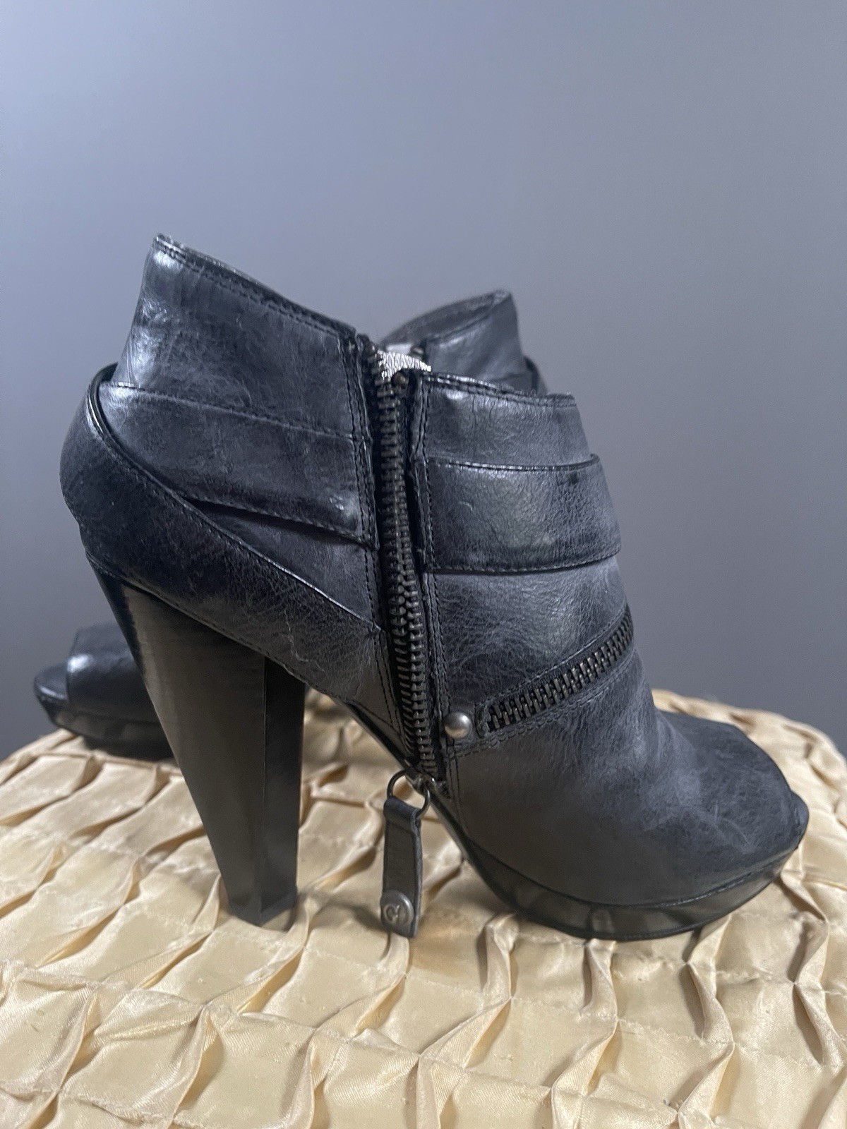 GUESS Boots Womens 5.5M Zip Platform Stiletto Ankle Booties Black